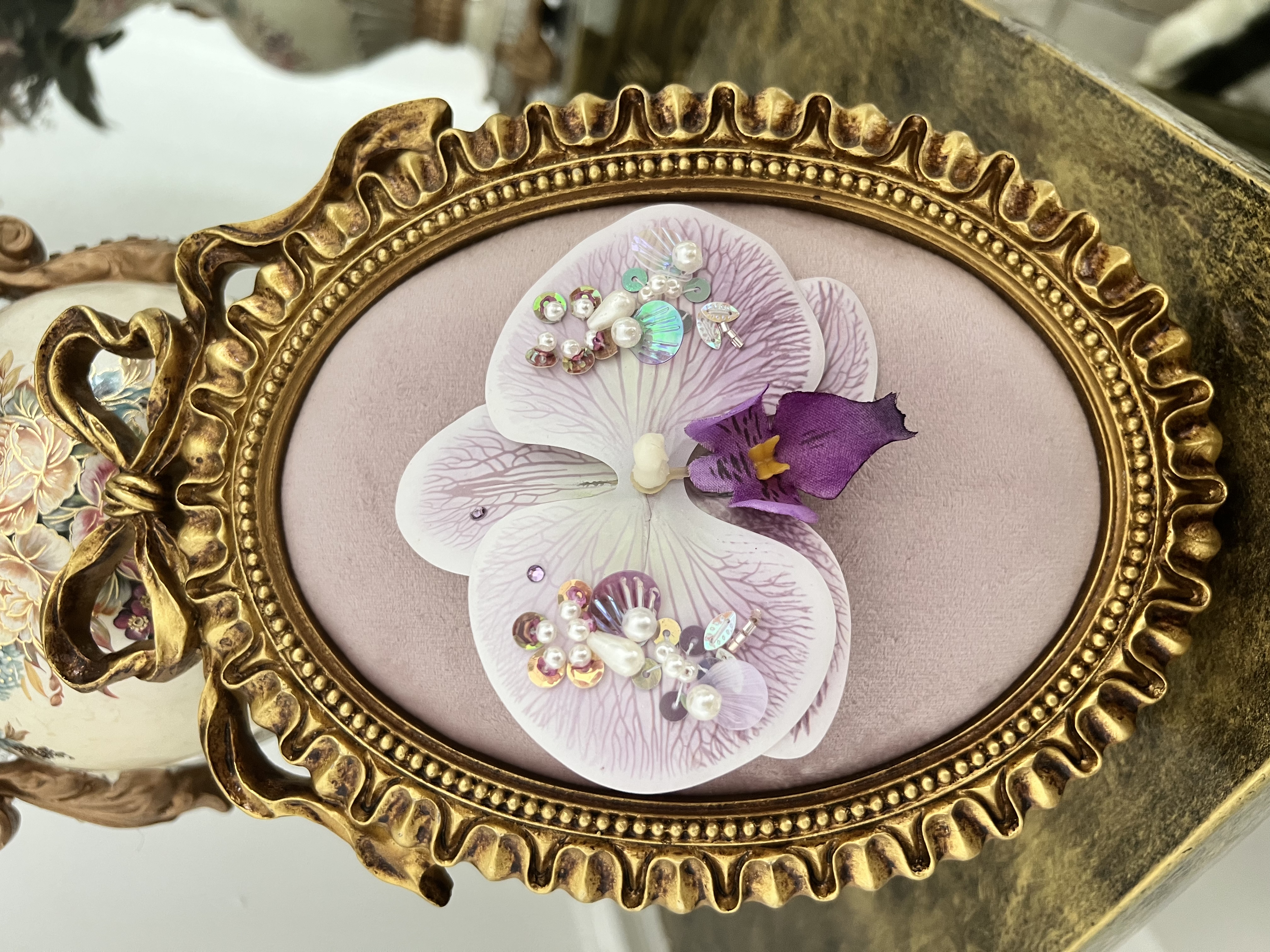 Spicybiskut x Fétiche Beaded Orchid Clips