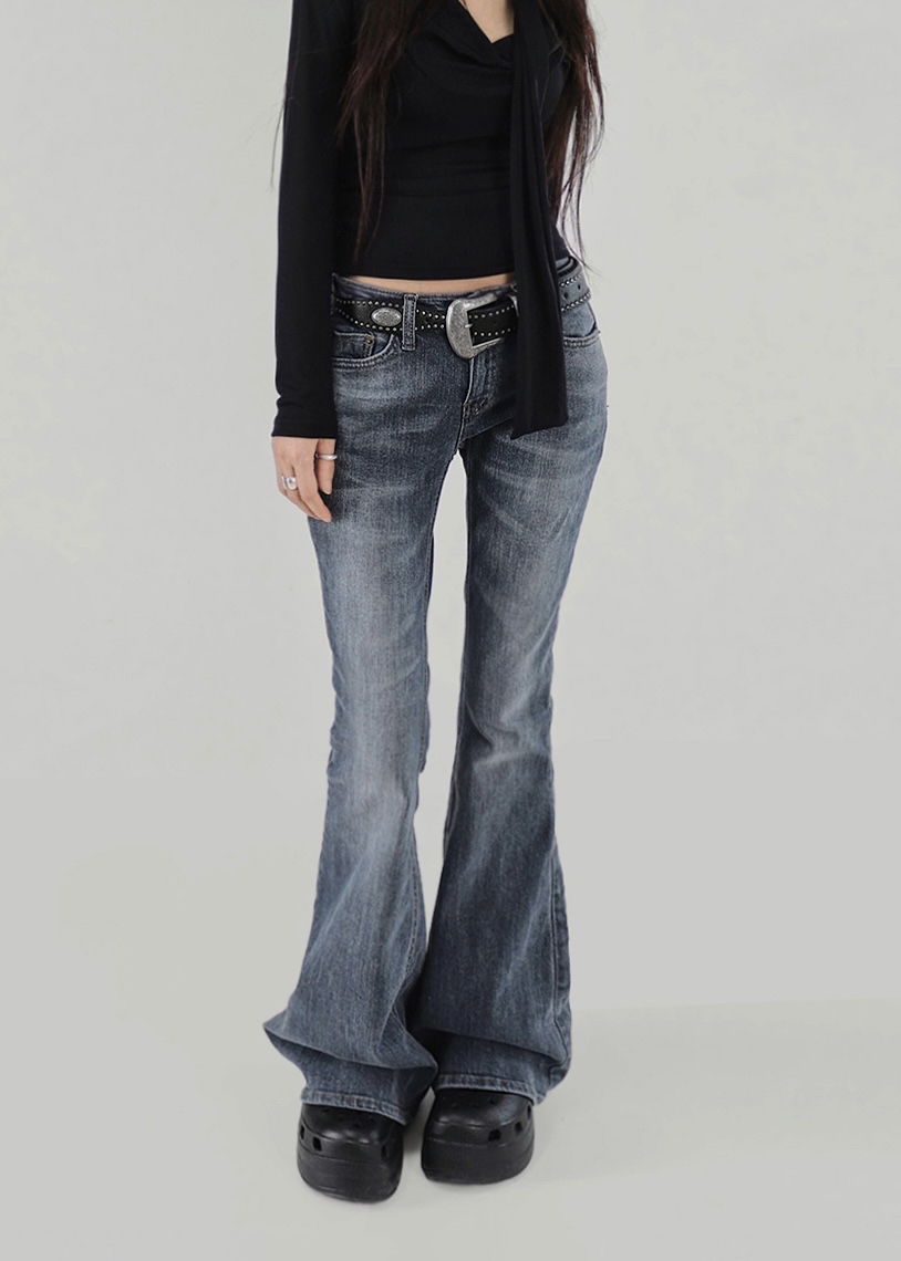 Wash Low-Rise Bootcut Denim