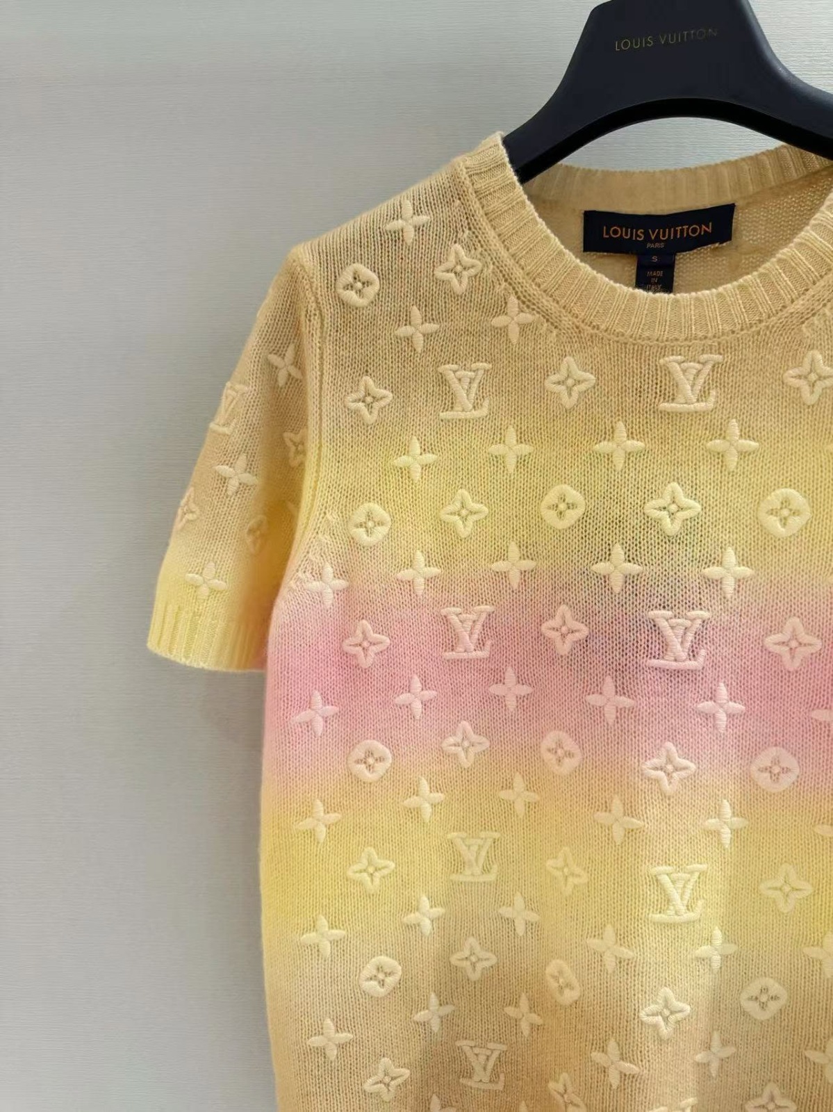 【原單】LV 3D Monogram Tie Dye Knit Top 3D立體字母紮染針織上衣