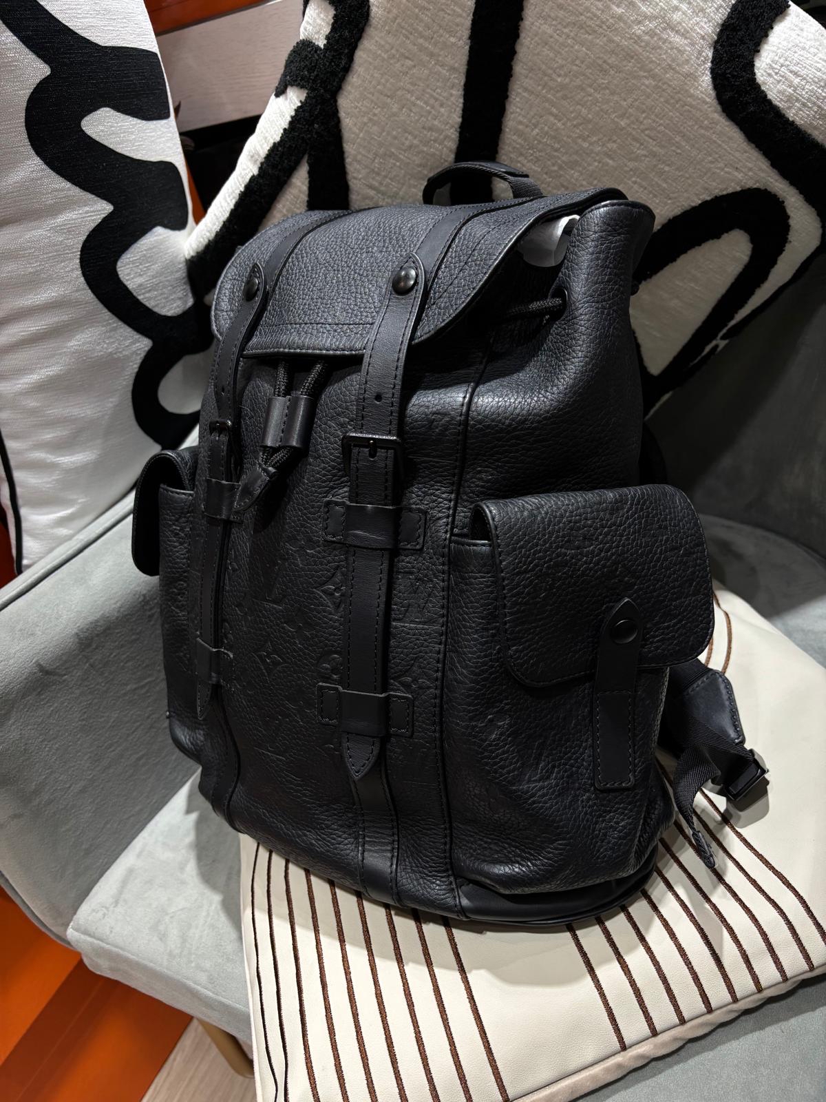 LV Christopher PM Backpack calfksin 黑色牛皮 100%Authentic,95%new ✅dust bag 