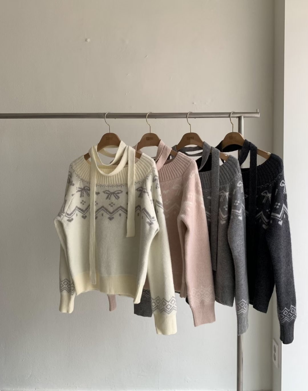 韓國甜美風一字膊蝴蝶結毛衣+掛頸巾