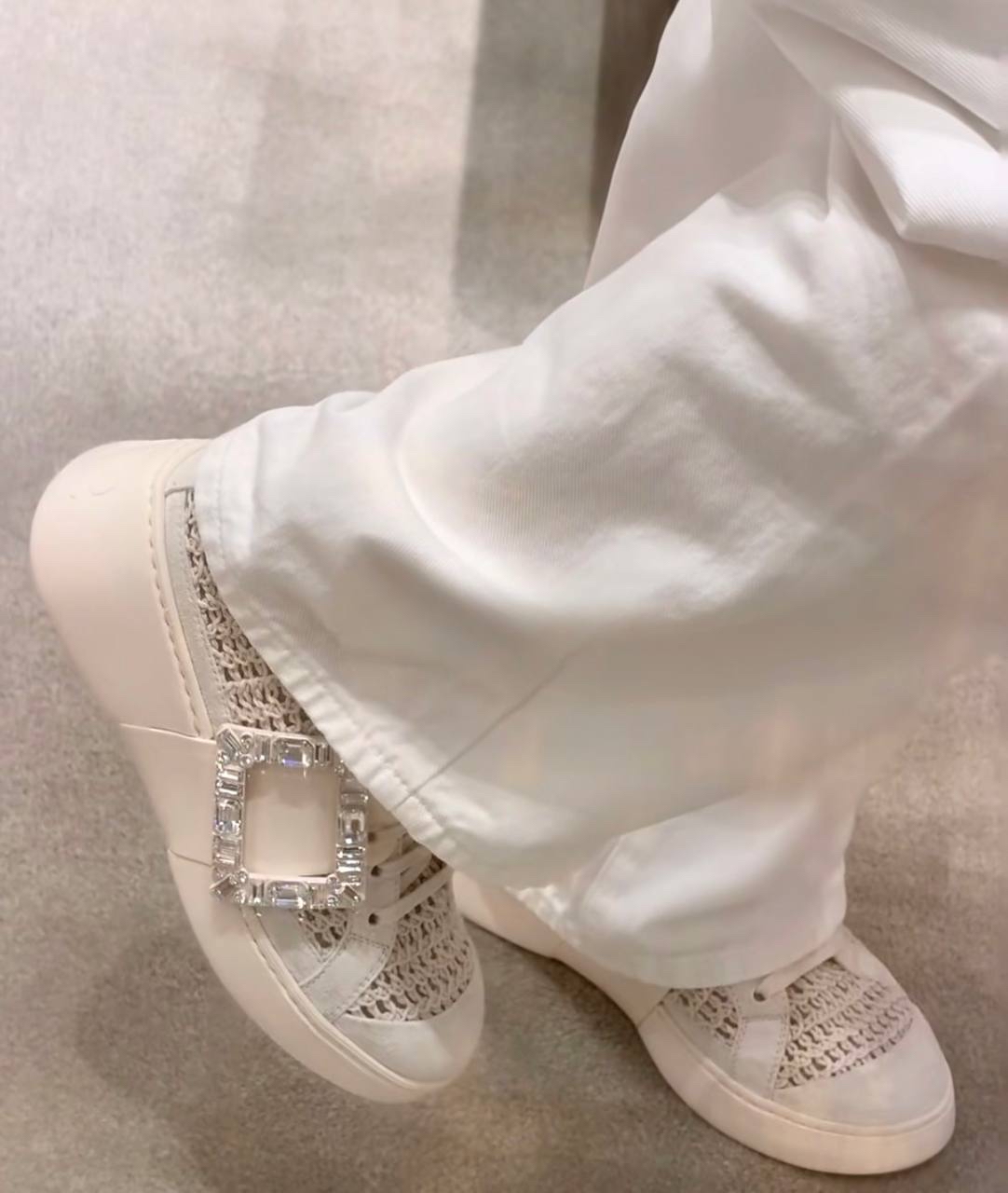限時優惠✨新款🆕訂貨📮RV Viv’ skate 奶油白鑽扣Sneaker  Size 38/38.5/39/40