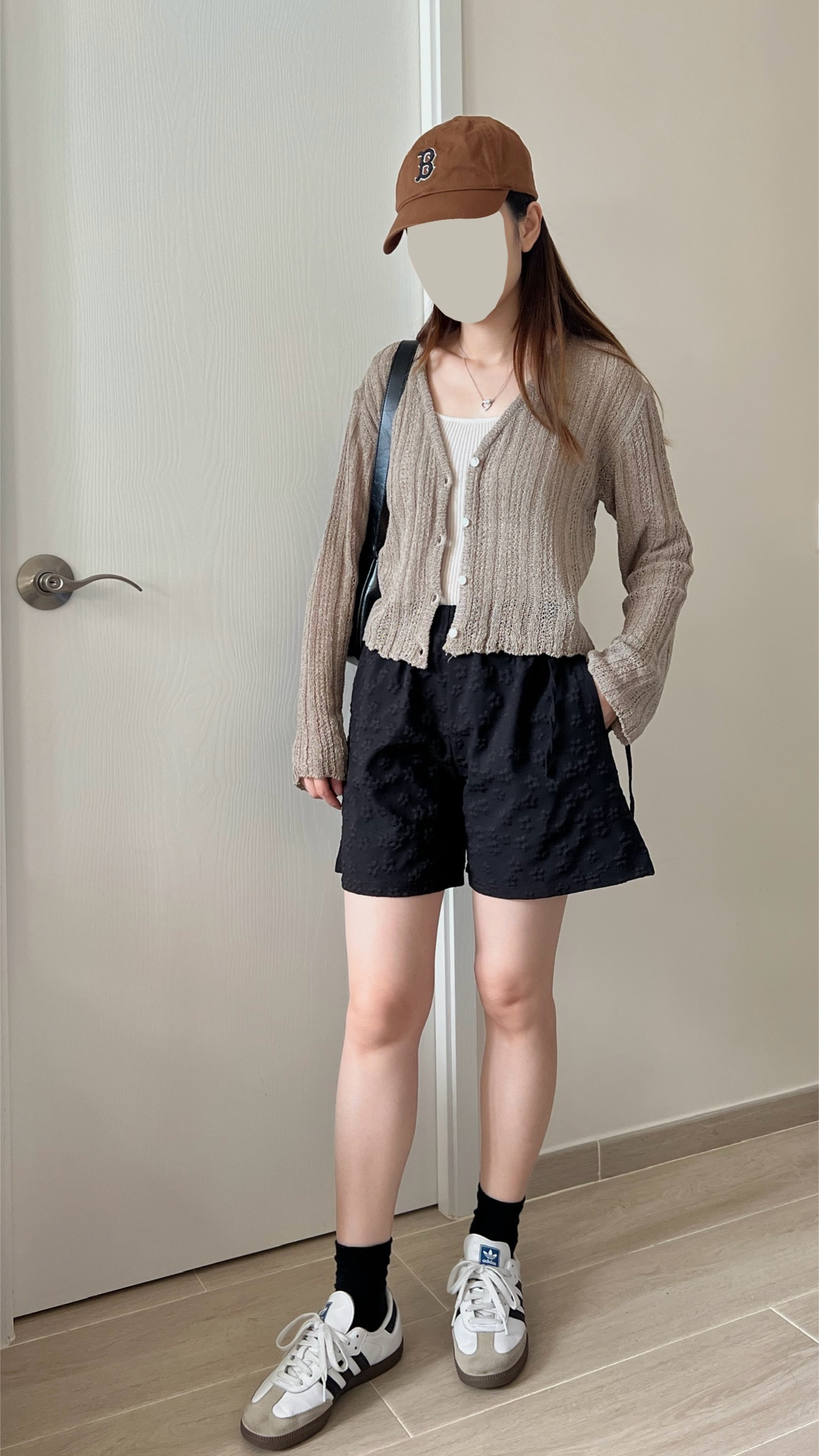 必備甜價紙片人短版上衣 