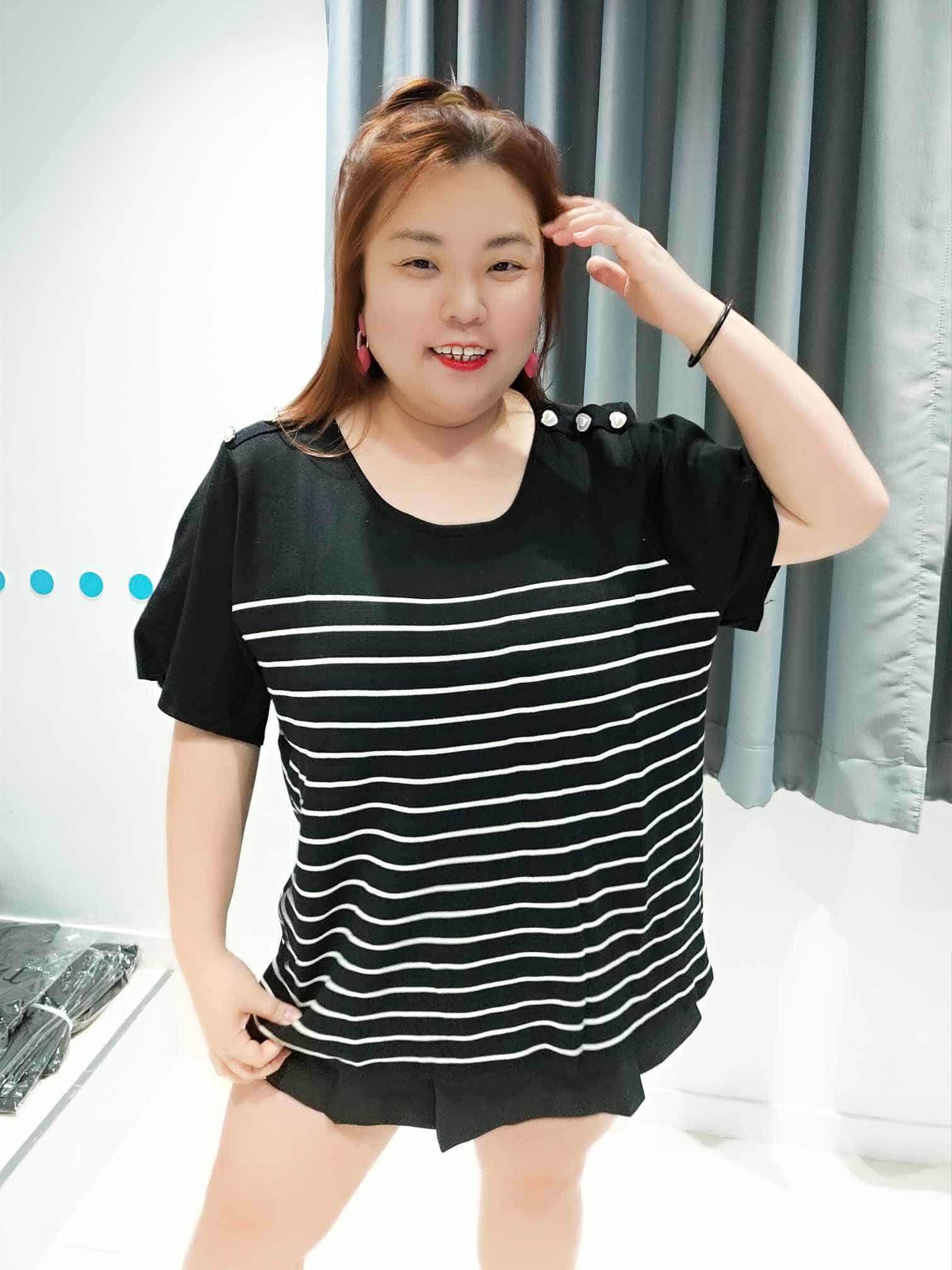 ENC13 DSF07 肩珍珠钮设计针织上衣