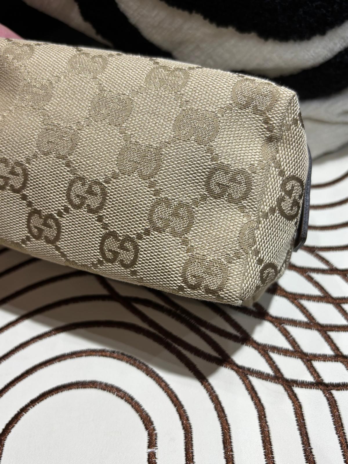 Gucci Pouch 化妝袋 100%Authentic, 98%new