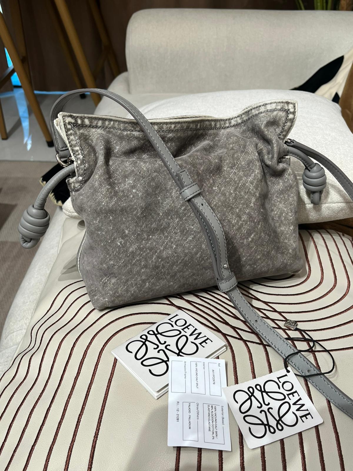 Loewe flamenco Clutch mini grey denim 特別版洗水牛仔布 100%Authentic, 95%New ✅Gift Receipt ✅Dust bag