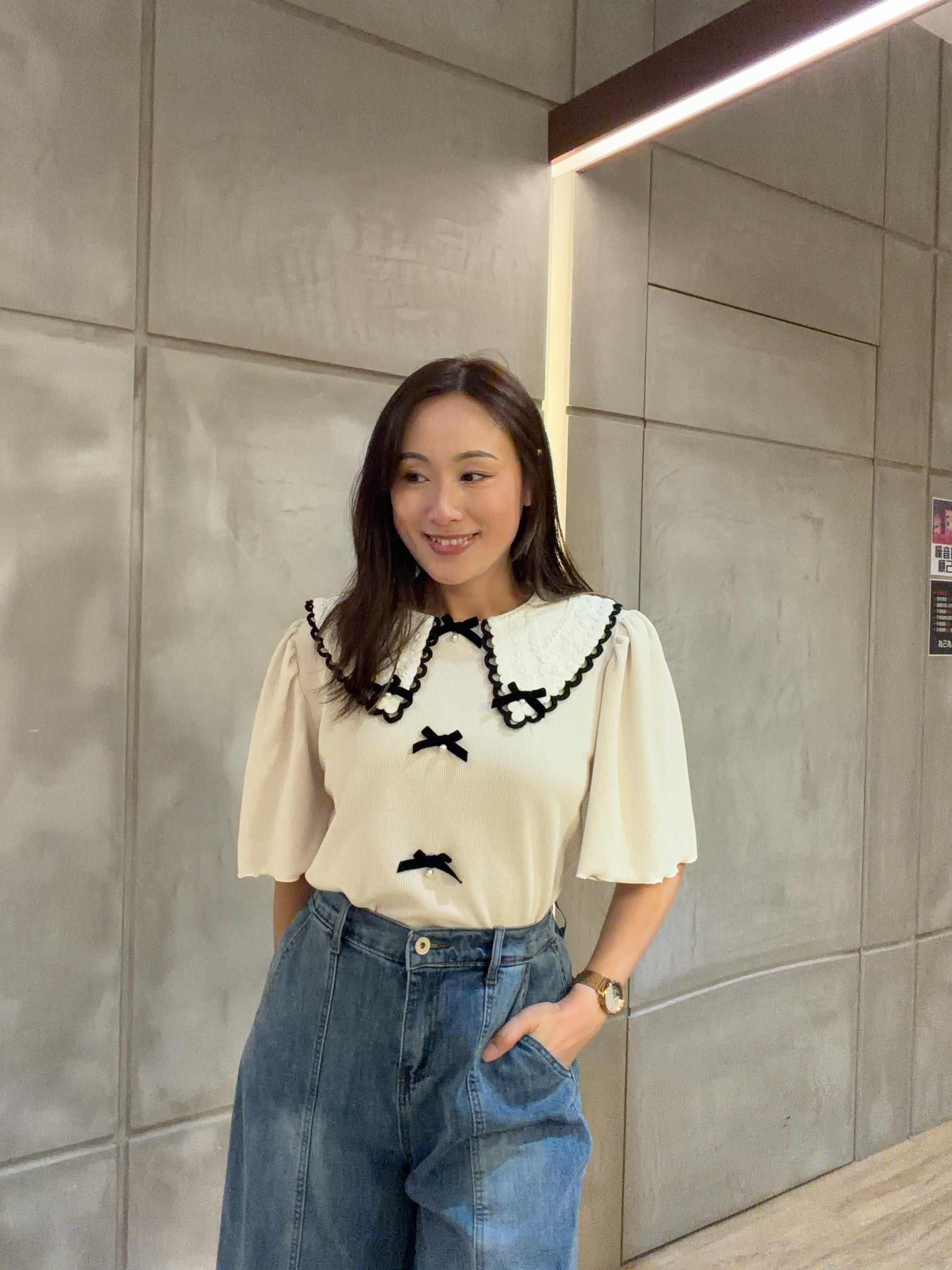 杏色通花傾蝴蝶結top 