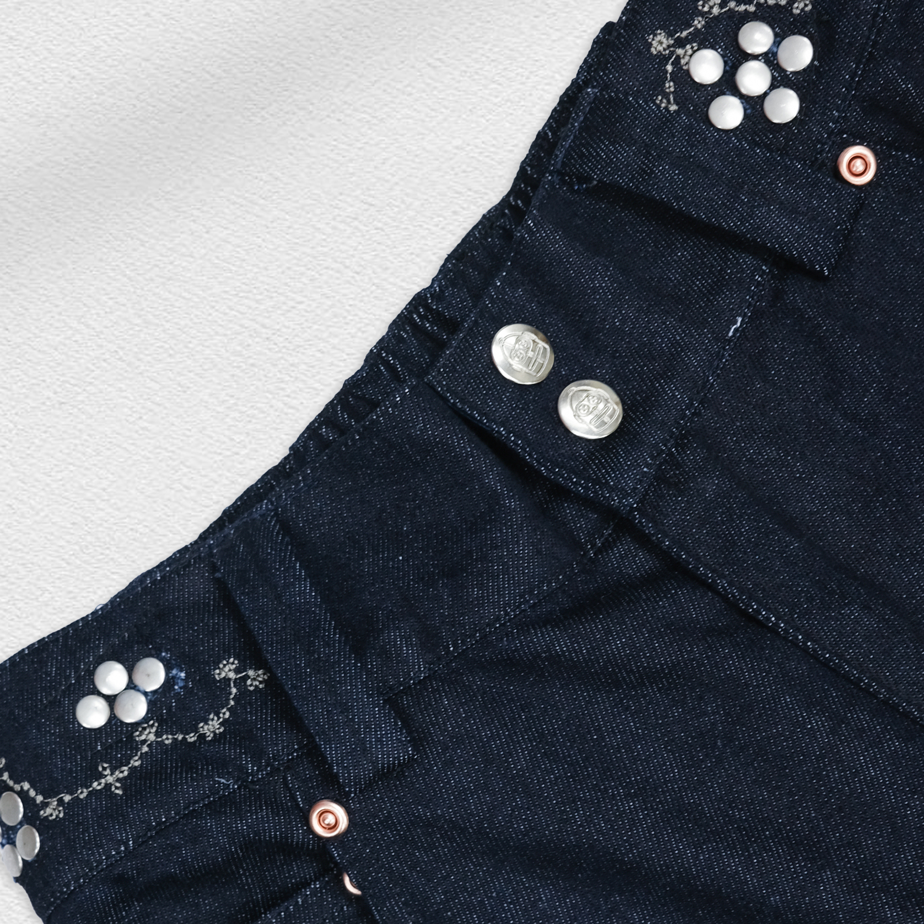 #4040 (PRE-ORDER)