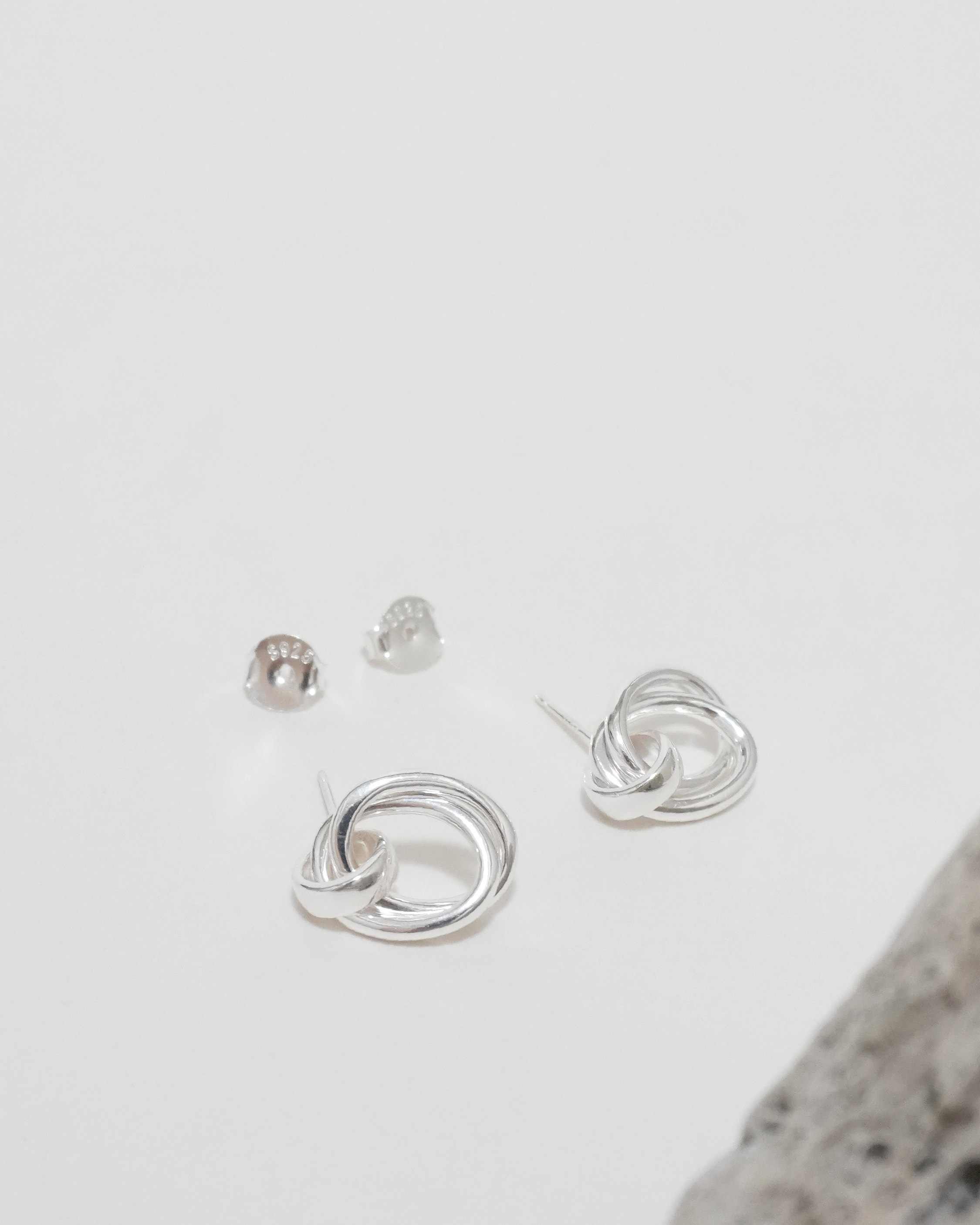 Minimalist lnterloop Earrings