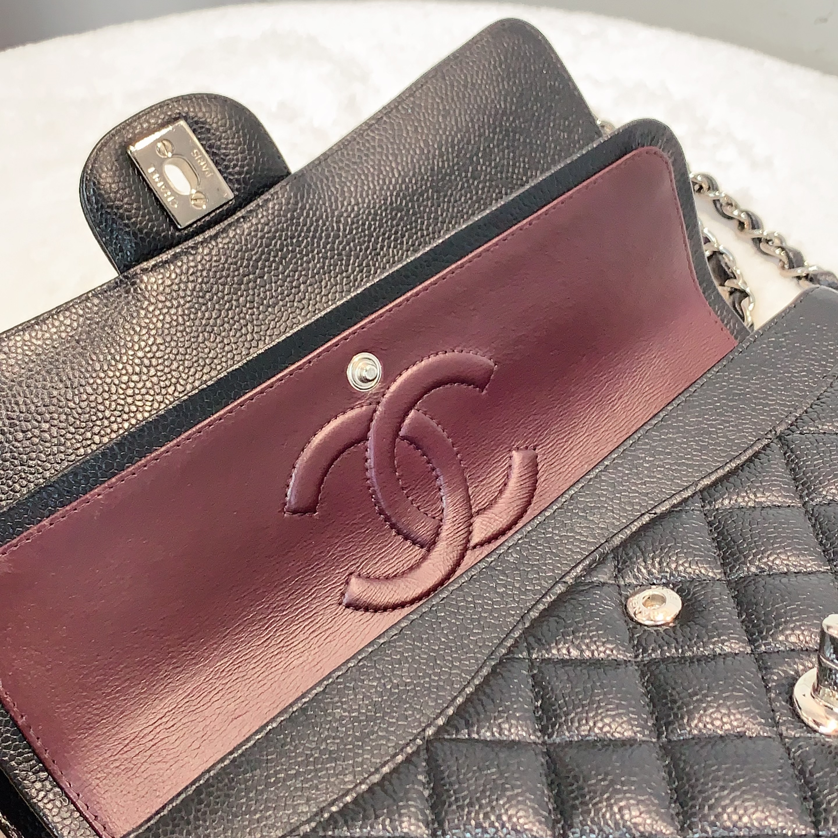 【❤️‍🔥超經典保值眨個眼就賣走咗嘅人氣款】 Chanel CF 黑銀 中號