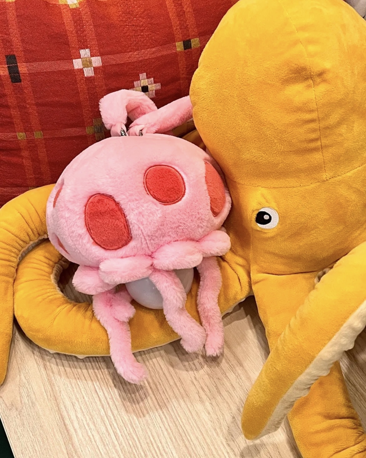 夢幻深海小精靈 粉嫩毛絨水母燈