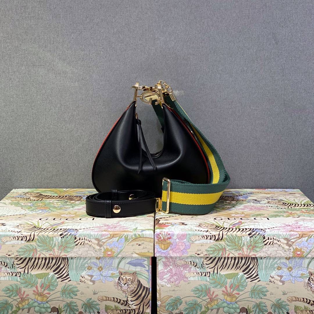 ▪大货实拍 𝗚𝘂𝗰𝗰𝗶 𝗔𝘁𝘁𝗮𝗰𝗵𝗲新品系列 型号：699409 尺寸：23*22*5cm