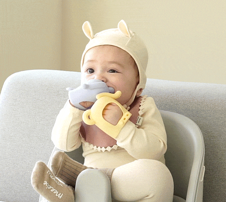 部分現貨🇰🇷預訂 韓國直送🇰🇷MOYUUM四色白金矽膠大象型手環式嬰兒牙膠連盒