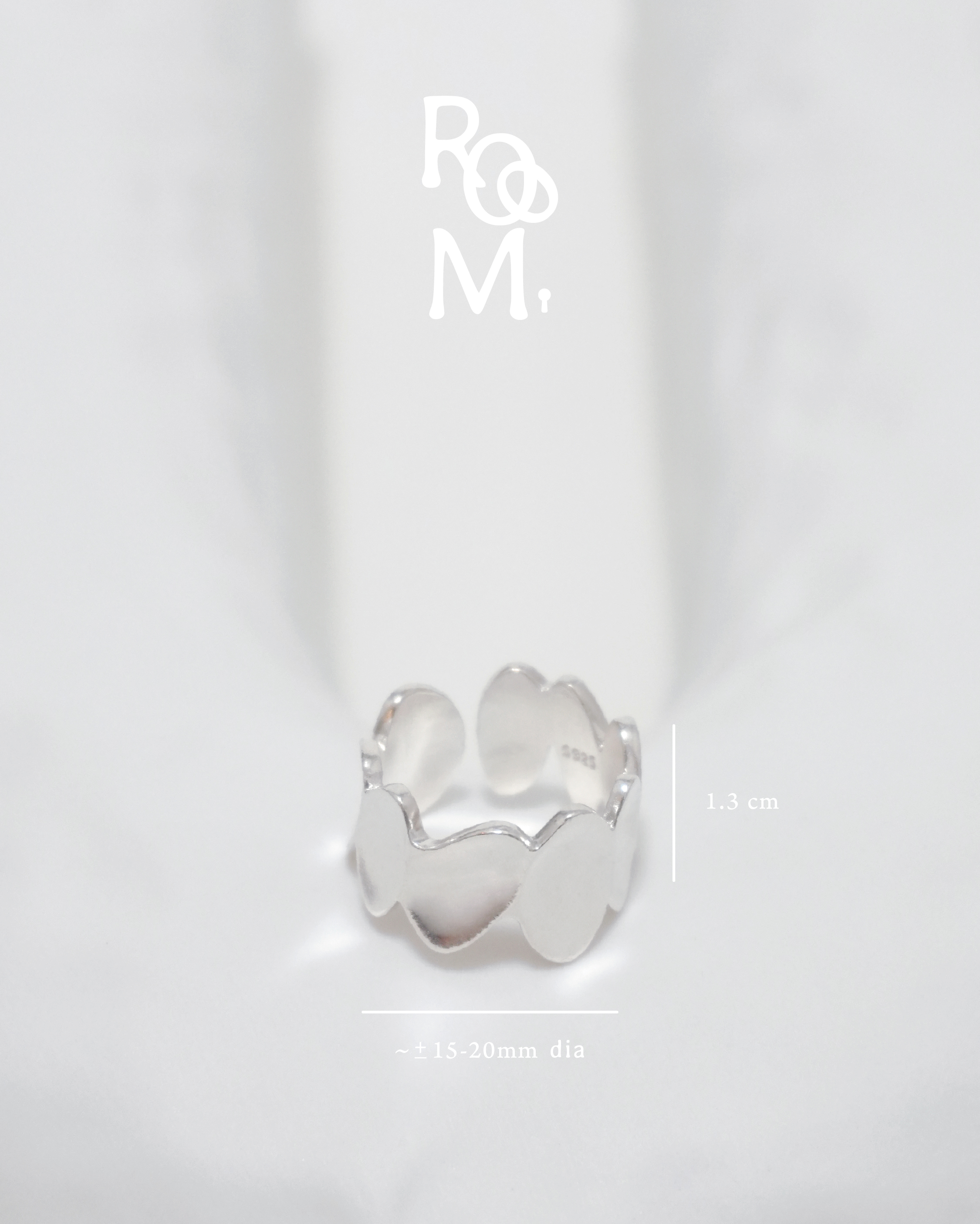 Eggshell Curve Ring 