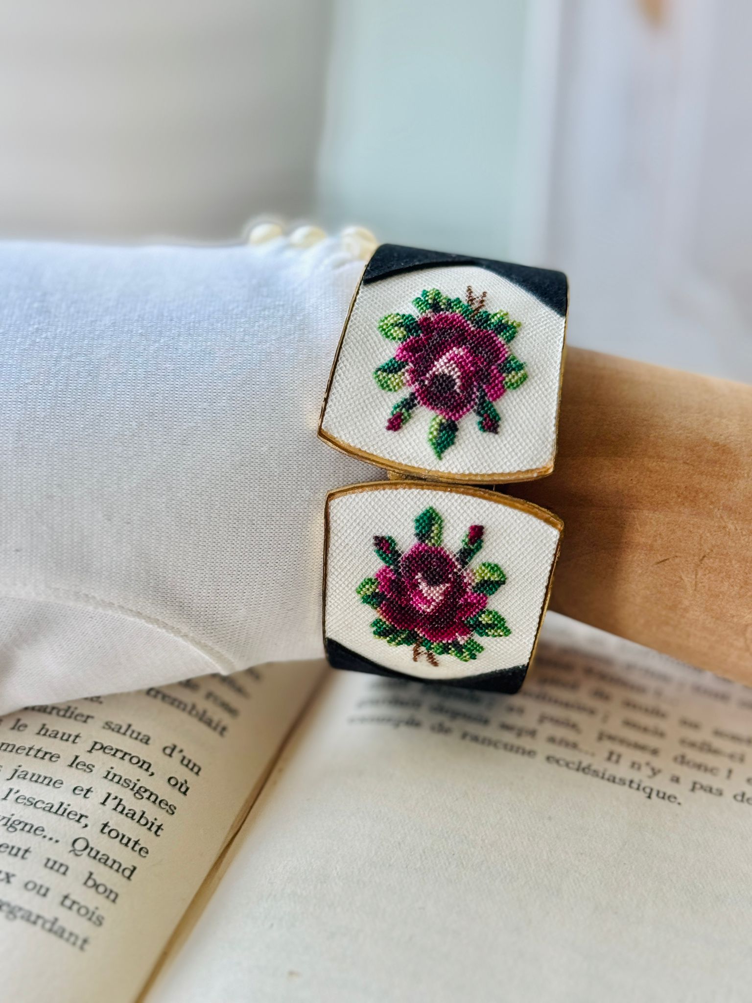 Rare! Vintage Rose Petit Needlepoint Bangle Bracelet  (MT2593)