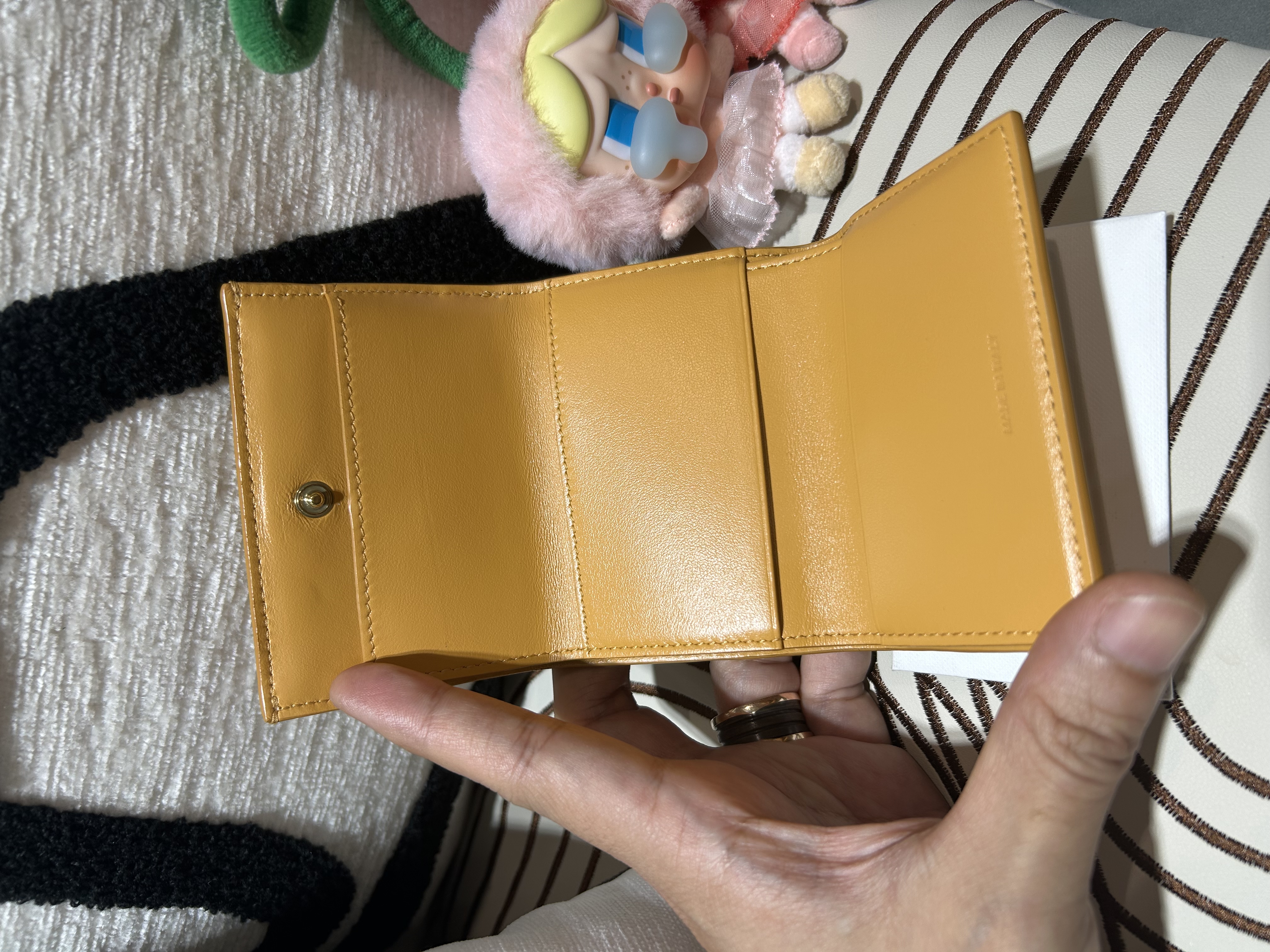Celine wallet calfskin 牛皮短銀包100%Authentic, 98%new 