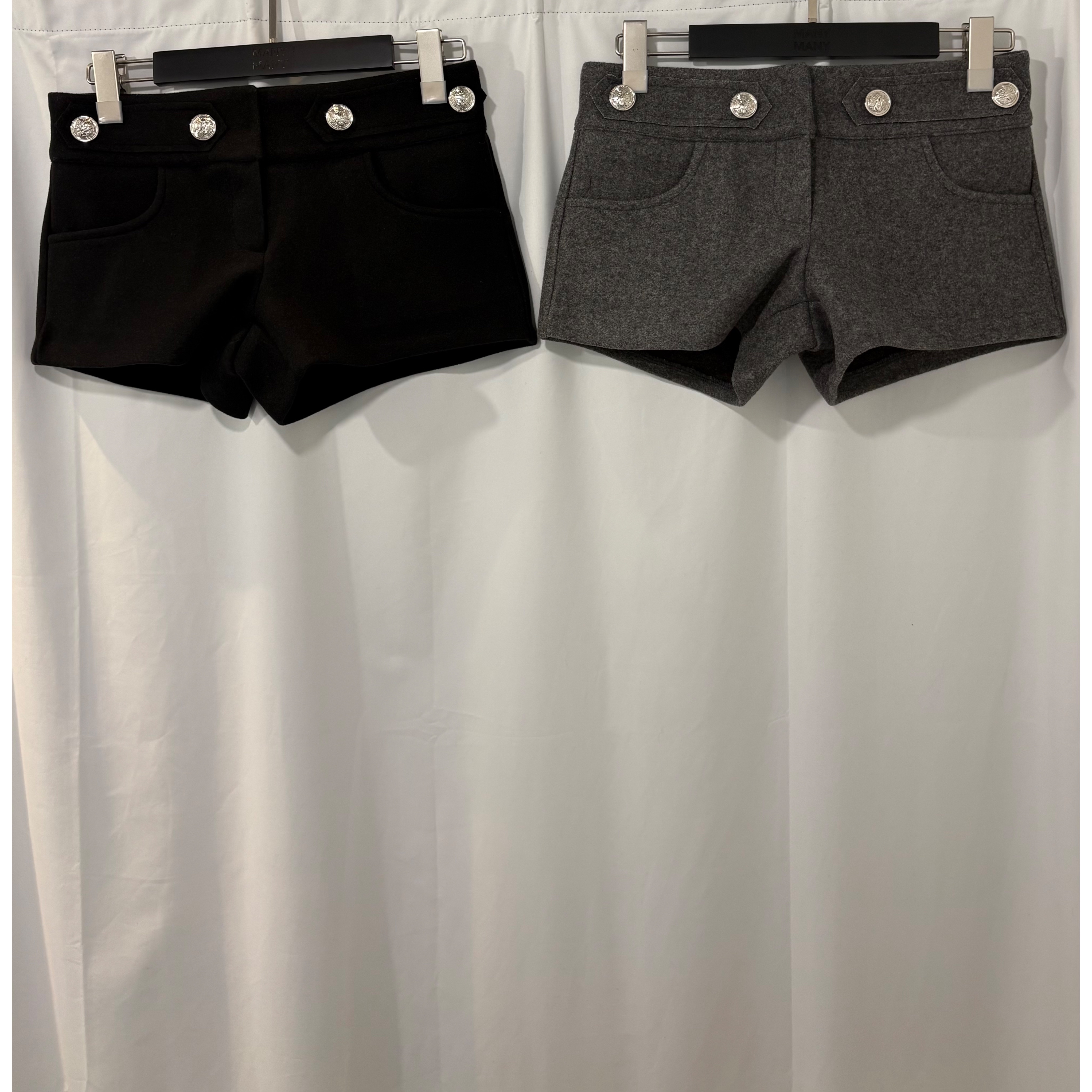 優惠價10月3截單🤎2609S《SILVER BUTTONS SHORTS》
