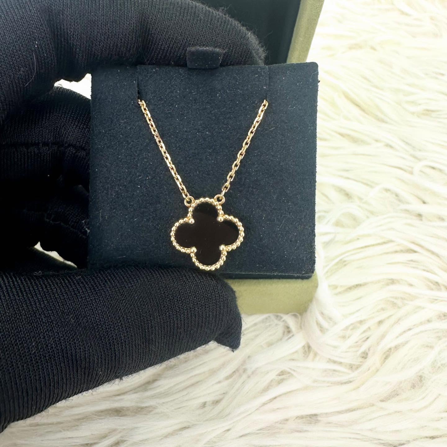 Van Cleef & Arpels 🤍PRE OWNED VCA 18k黑金瑪瑙 四葉草頸鏈 🖤