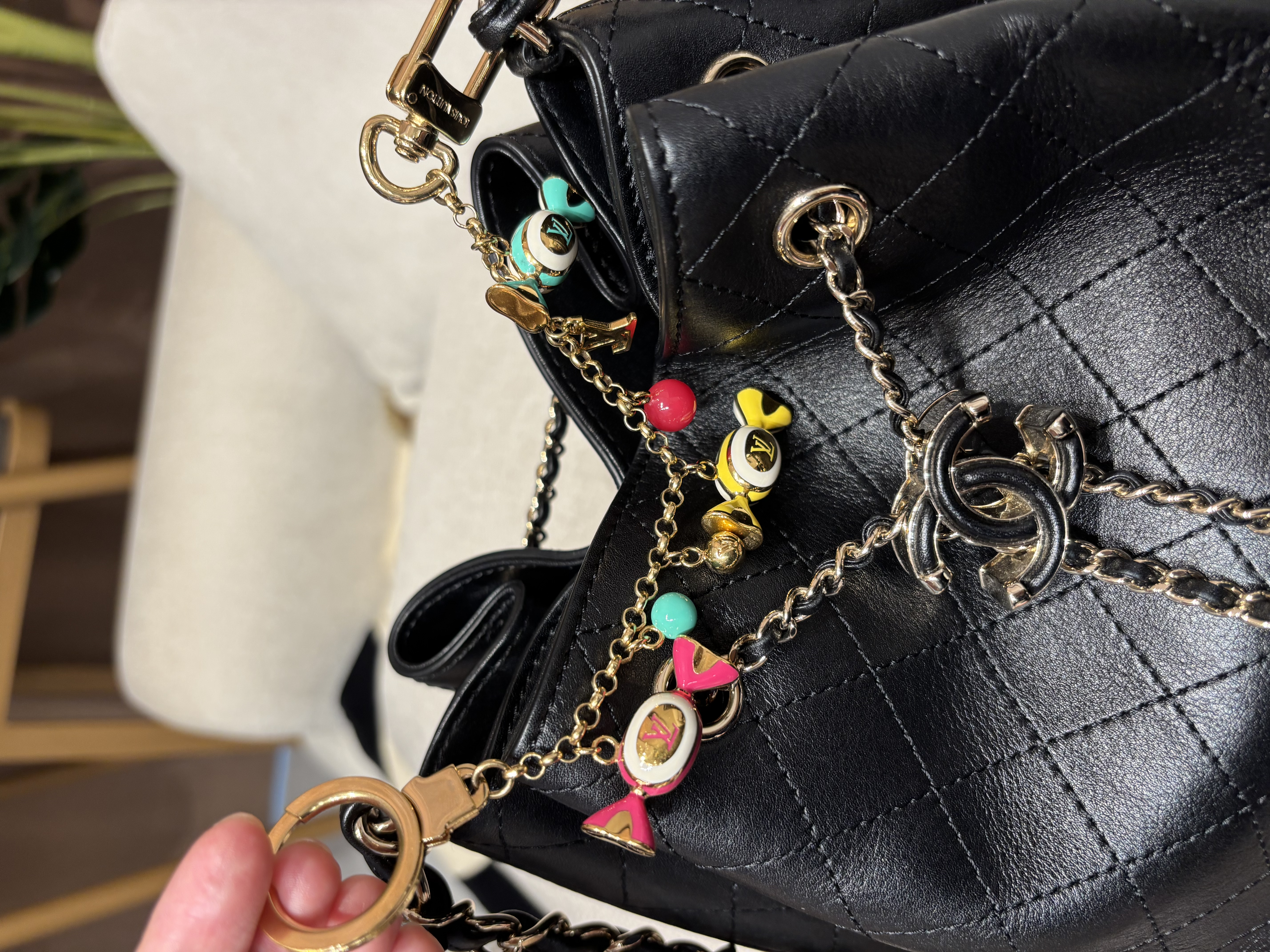Lv key chain 手袋吊飾 100%Authentic,98%new ✅dust bag  