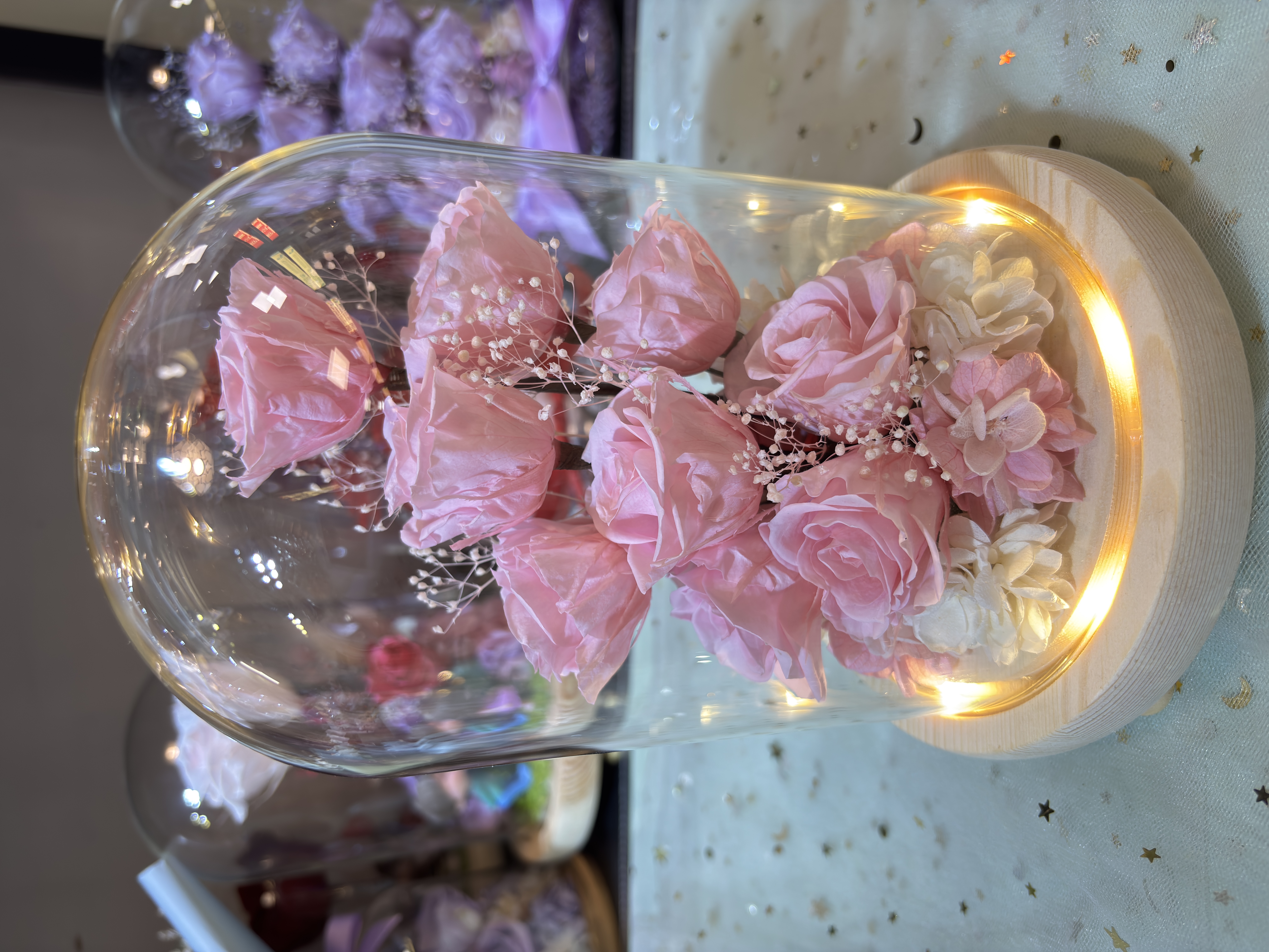 永生花九朵粉紅（有燈，底坐直徑14cm; 總高21cm）