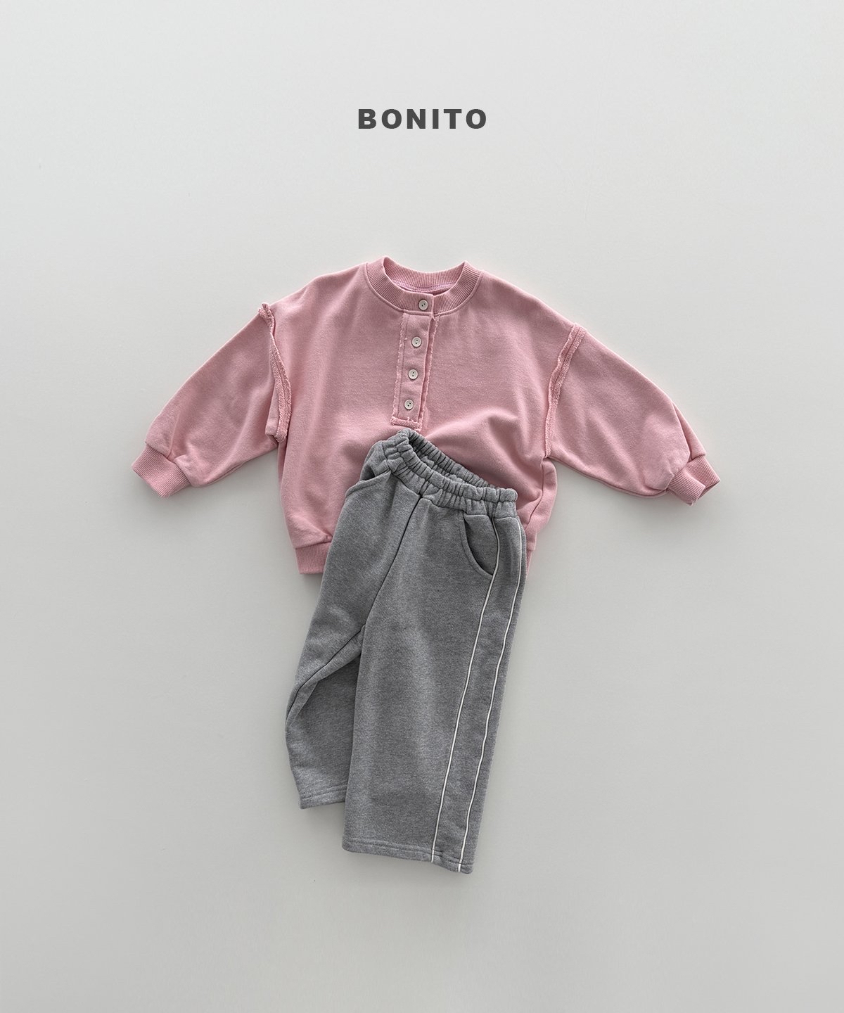 Bonito | Raw-Edge Contachment Sweatshirt