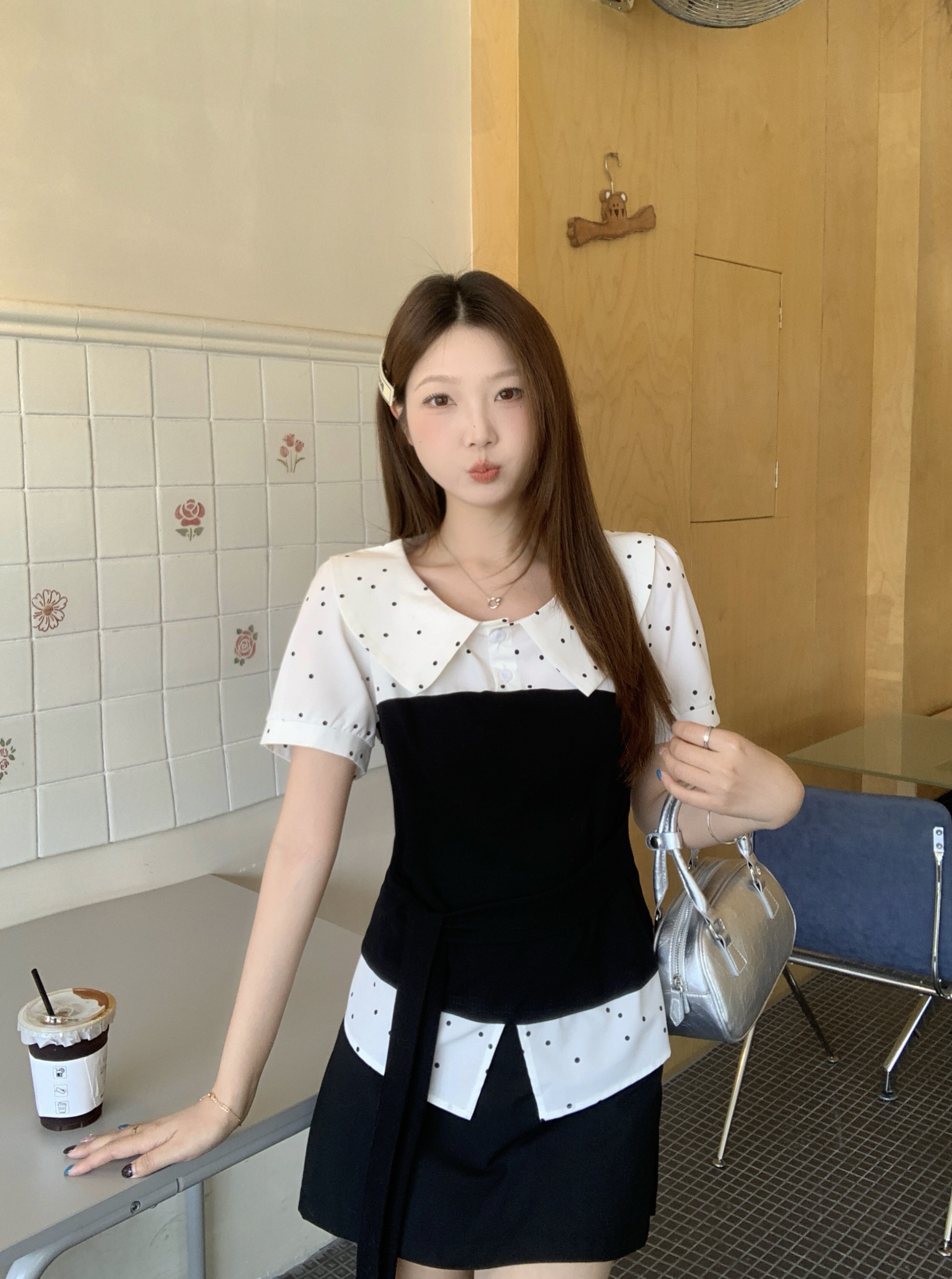 B196(80835) 韩版气质假两件白波点娃娃领肩袖拼腰黑绑带上衣 