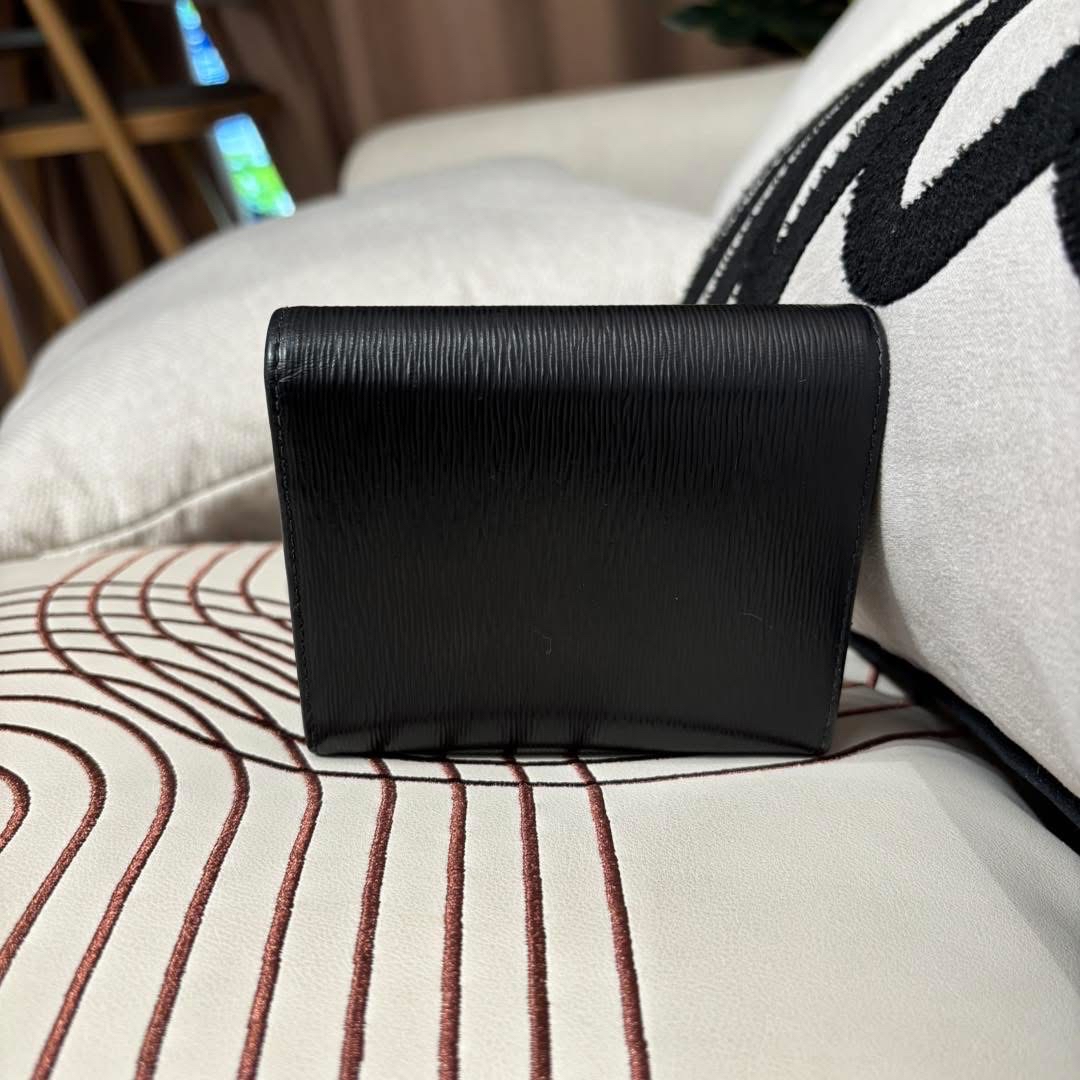 Prada short wallet calfskin 100%Authentic, 95%New