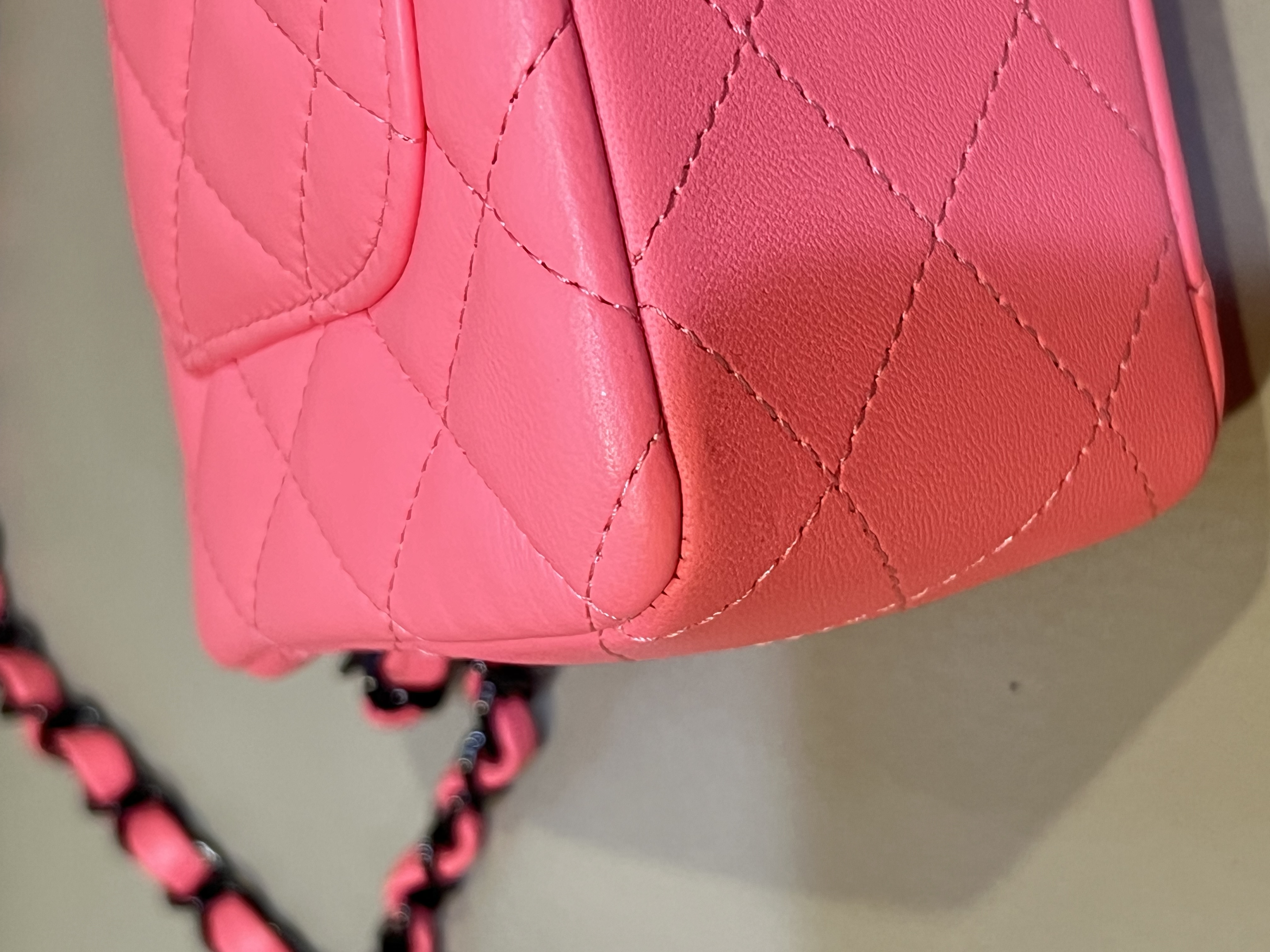 Pre-Owned CHANEL Mini Matelassé / Product Code: 26041659