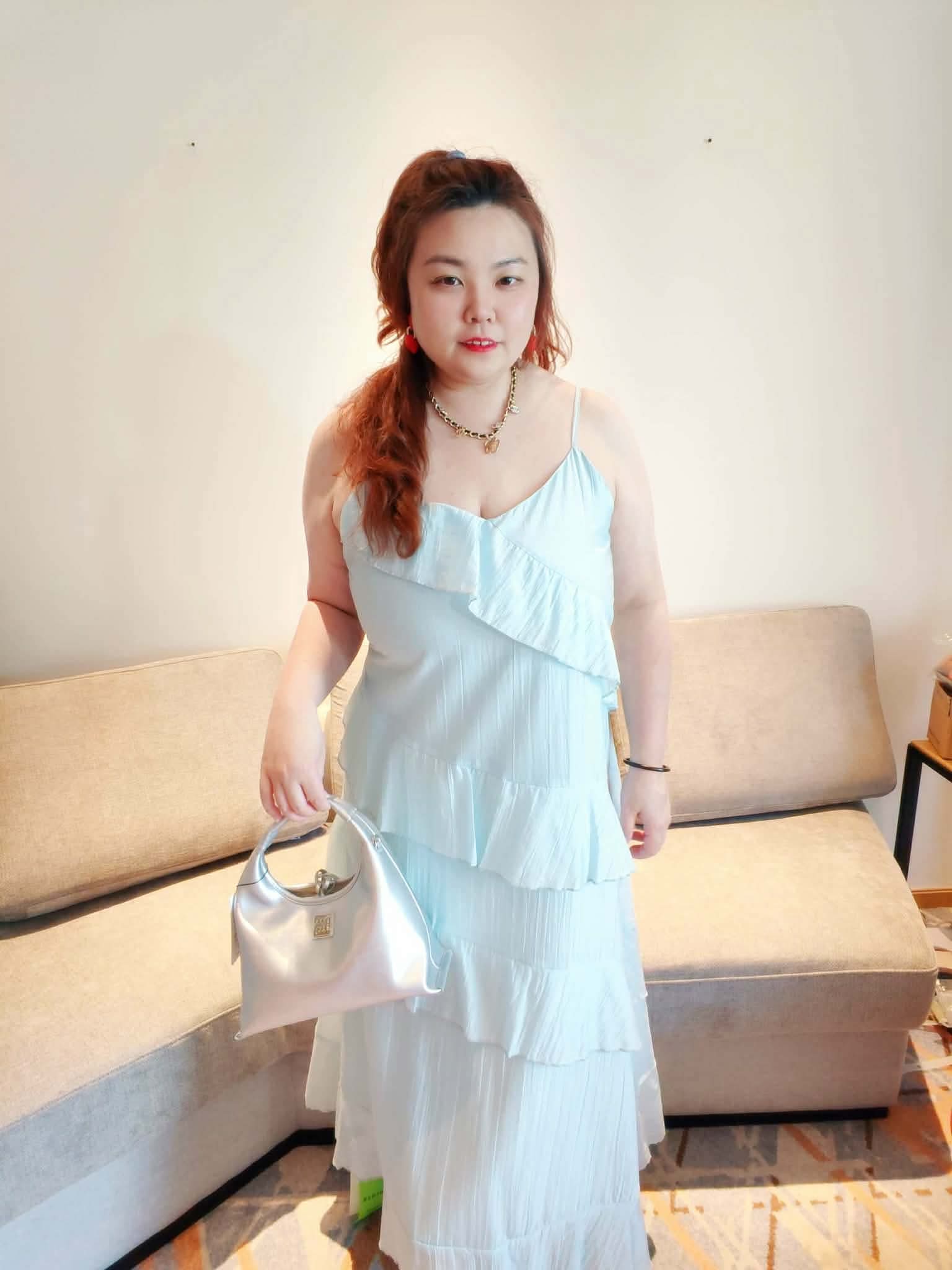 YPA01 26057 螺纹垂感荷叶吊带礼服连身裙