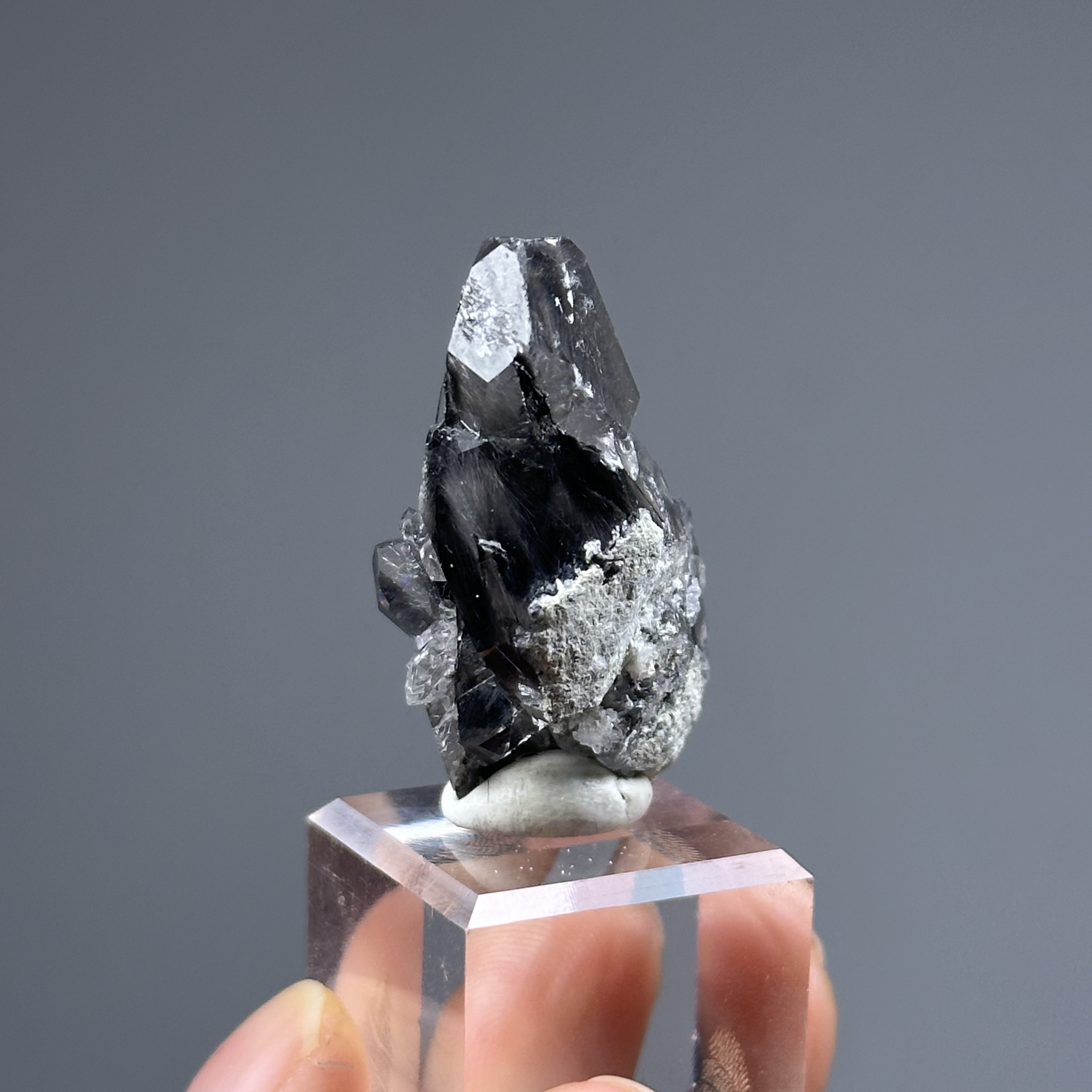 黑銀鈦水晶簇 - Brookite and Rutile Quartz | RU014