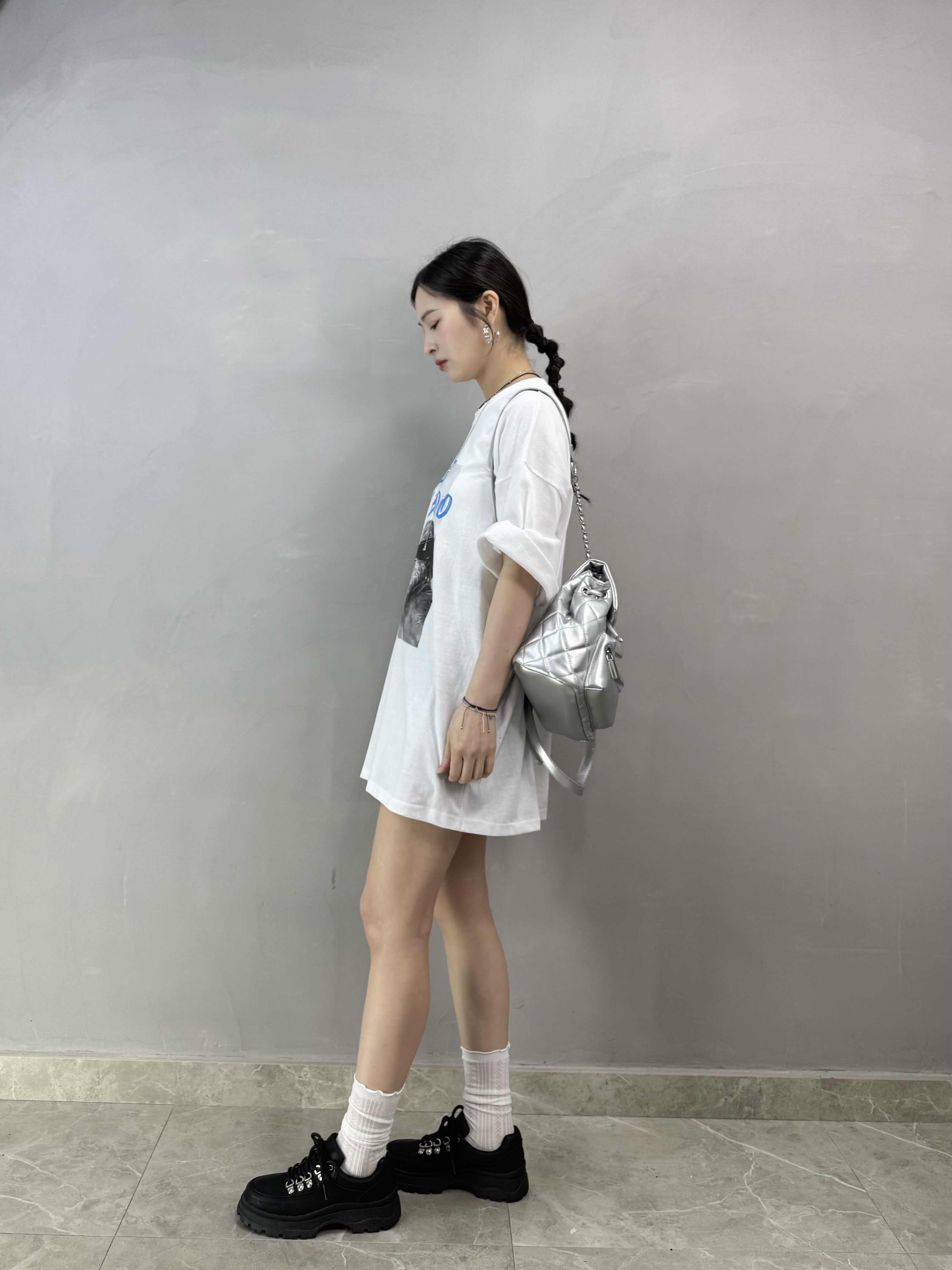 R79 黑超狗仔Tee