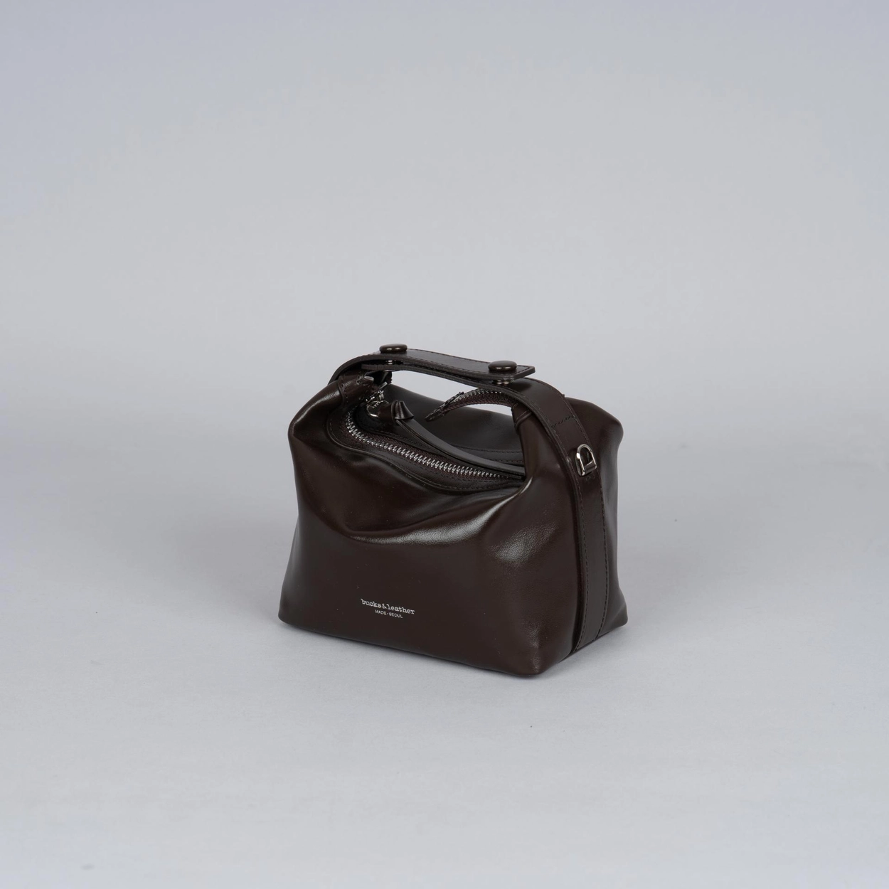 【26SS】預訂_New button Cross - 亮面牛皮 by Busk & Leather