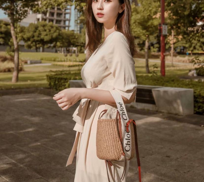 限時優惠✨訂貨❤️Chloe woody basket 🔖Color : White