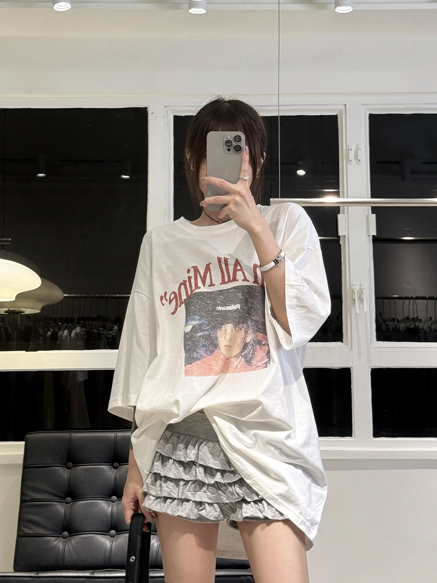 𝐒𝐨𝐟𝐭 𝐯𝐢𝐧𝐭𝐚𝐠𝐞 𝐨𝐯𝐞𝐫𝐬𝐢𝐳𝐞𝐝 𝐠𝐫𝐚𝐩𝐡𝐢𝐜 𝐭𝐞𝐞