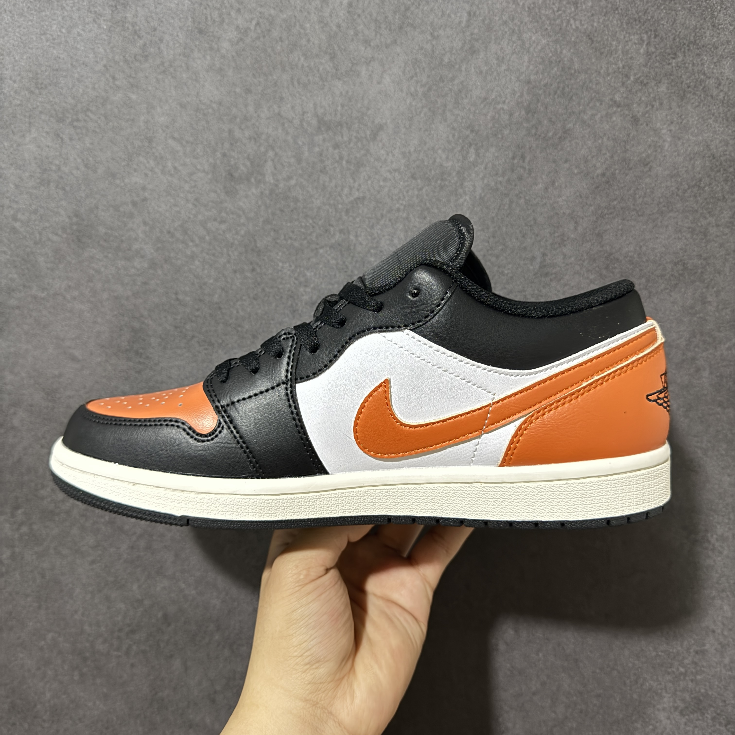 Nike Air Jordan 1 Low AJ1 553558-081 