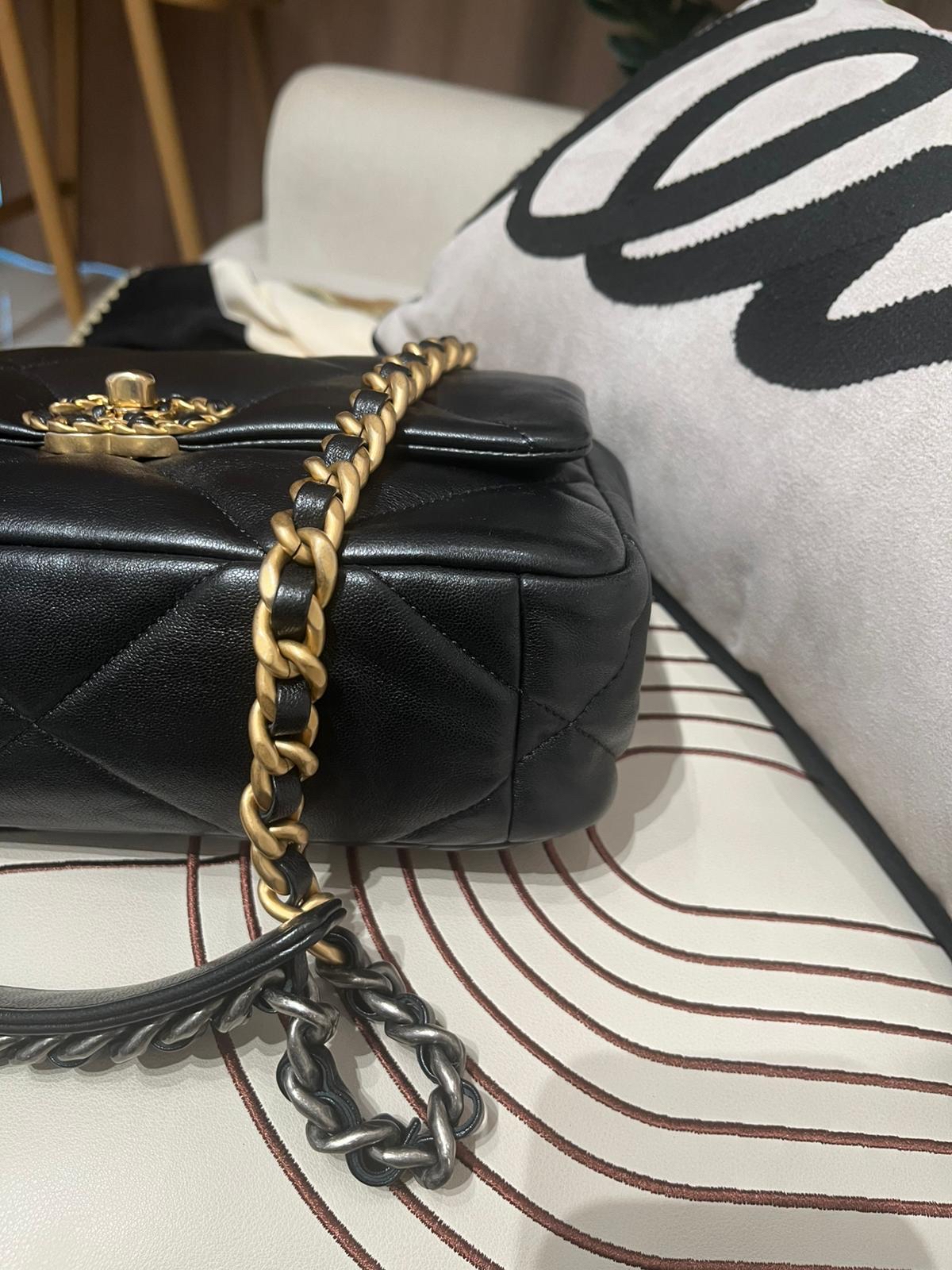 Chanel 19 Small AS1160 100%Authentic, 98%New ✅晶片✅Dust bag✅Box
