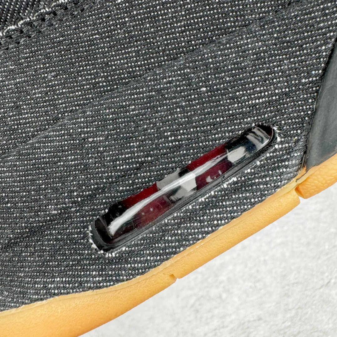 Levi's x Air Jordan 4 Retro 'White Denim' AO2571-001