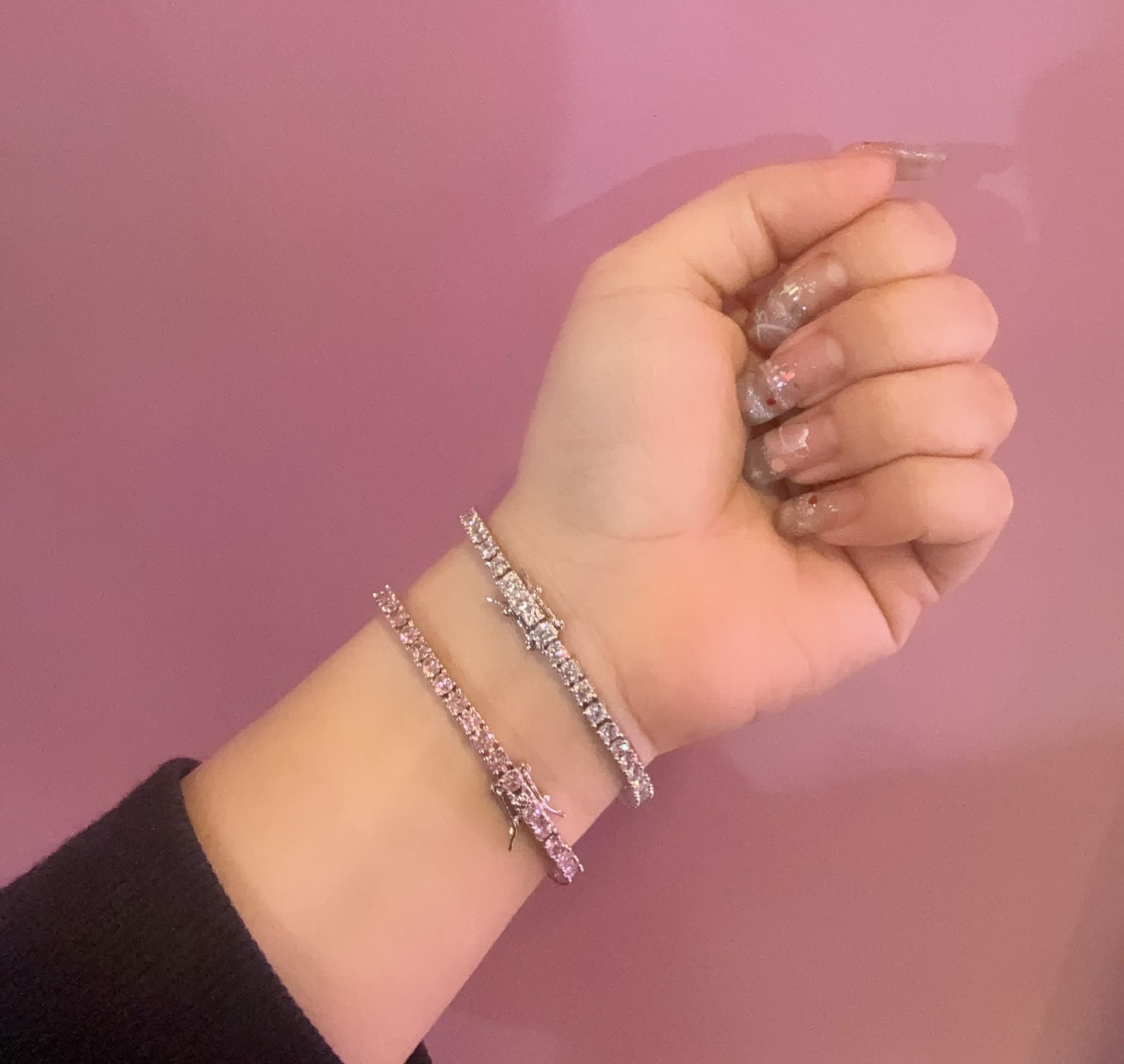 韓國🇰🇷本土品牌LLOYD 網球手鍊 疊戴很好看！銀包銅材質超級閃 3mm🉐$288 原色 3mm 🉐$299pink 手圍16/17/18cm 💓rose 在時裝周戴著同款網球手鍊驚艷亮相！black pink 同款