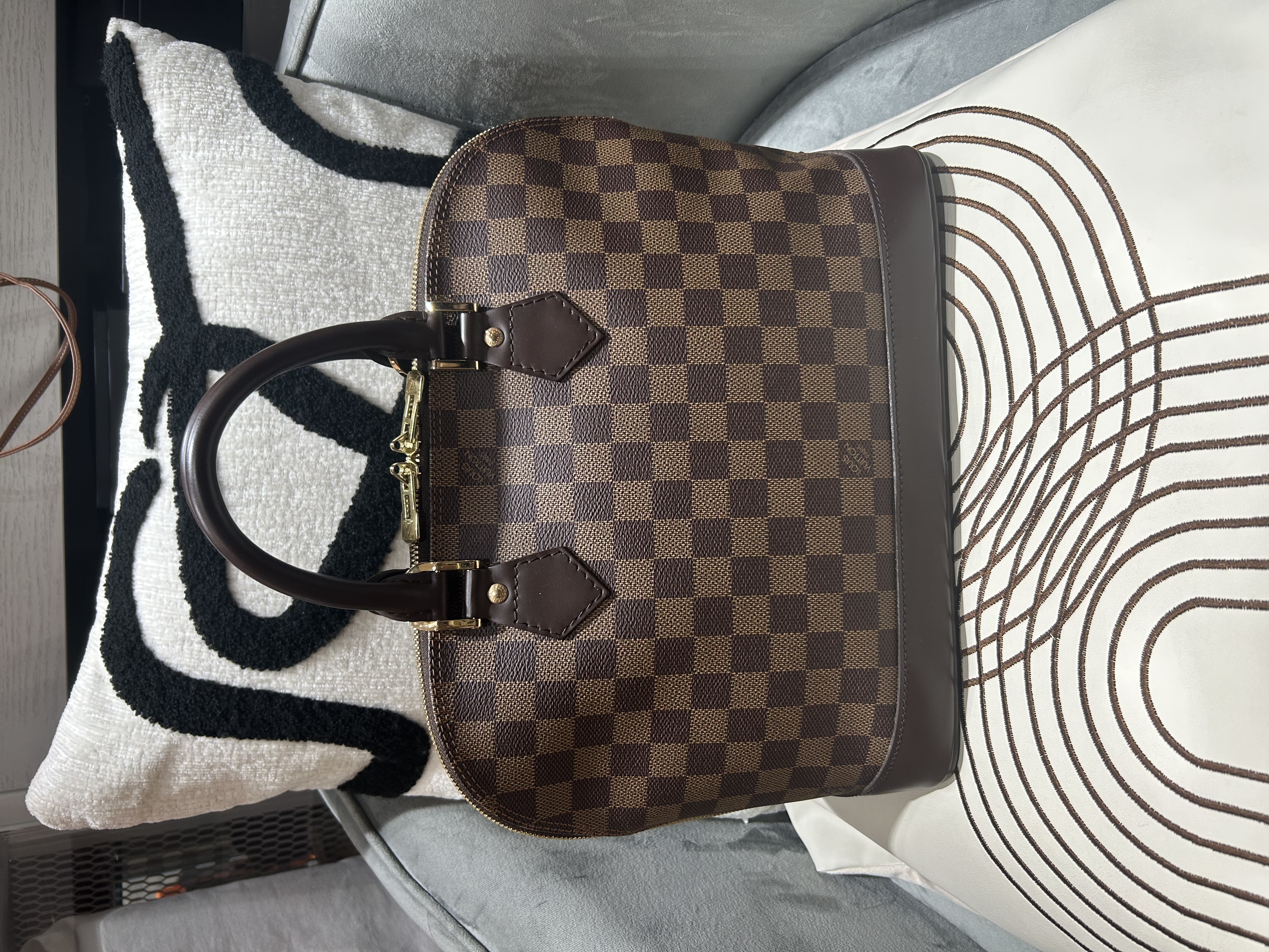 LV Alma PM Damier 100%Authentic, 98%New ☑️Dust bag