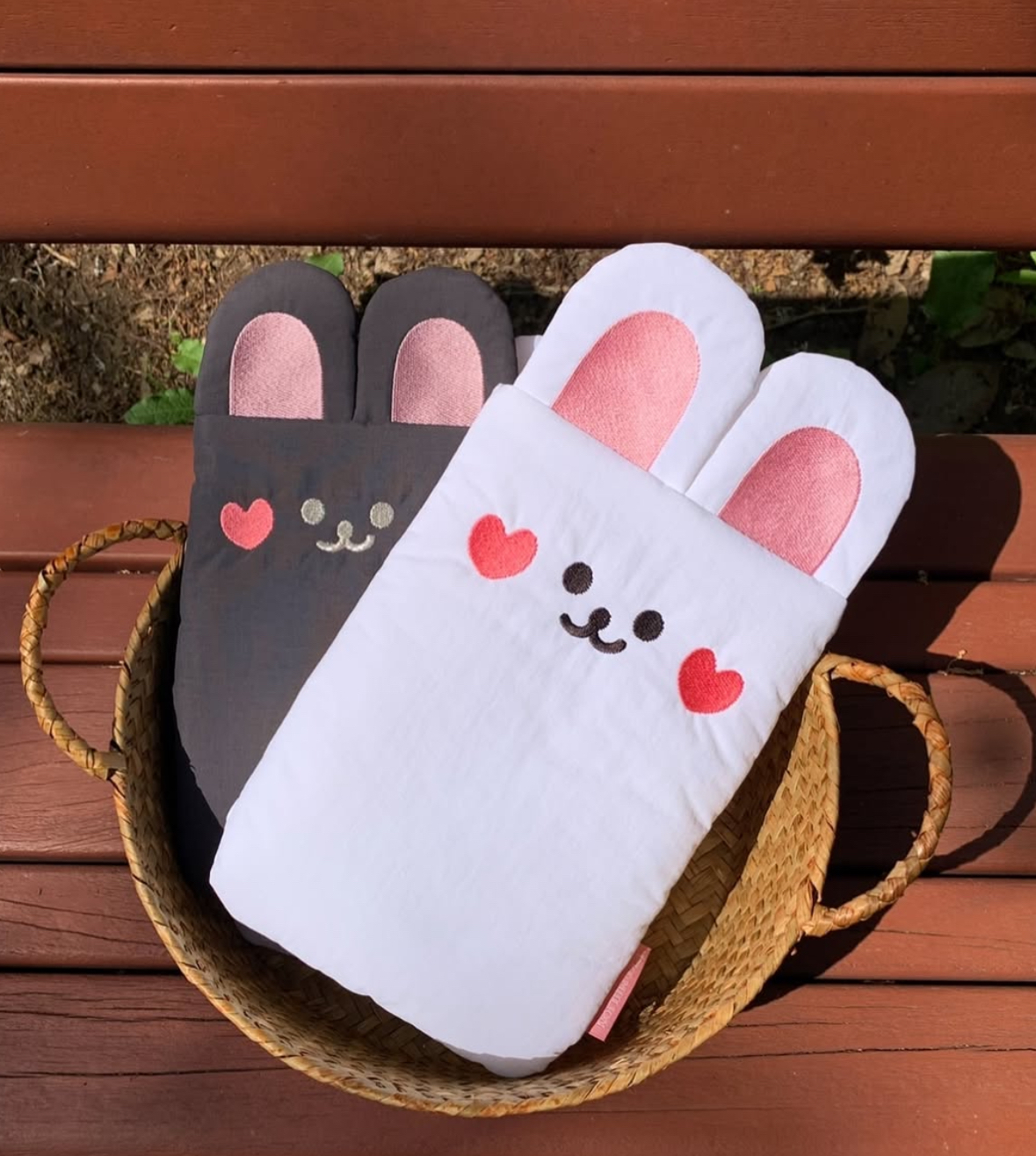 (現貨）韓國🇰🇷 白色兔兔lce pouch *含冰袋*