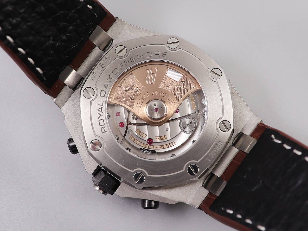 AP 26470st巧克力V2版经典a p计时款式之一 搭载复刻原版3126机芯 直径42mm 厚度15.6mm 🔥注：JF的所有3126机芯系列是目前市面上壳身最薄和复刻程度最强的版本🔥🔥