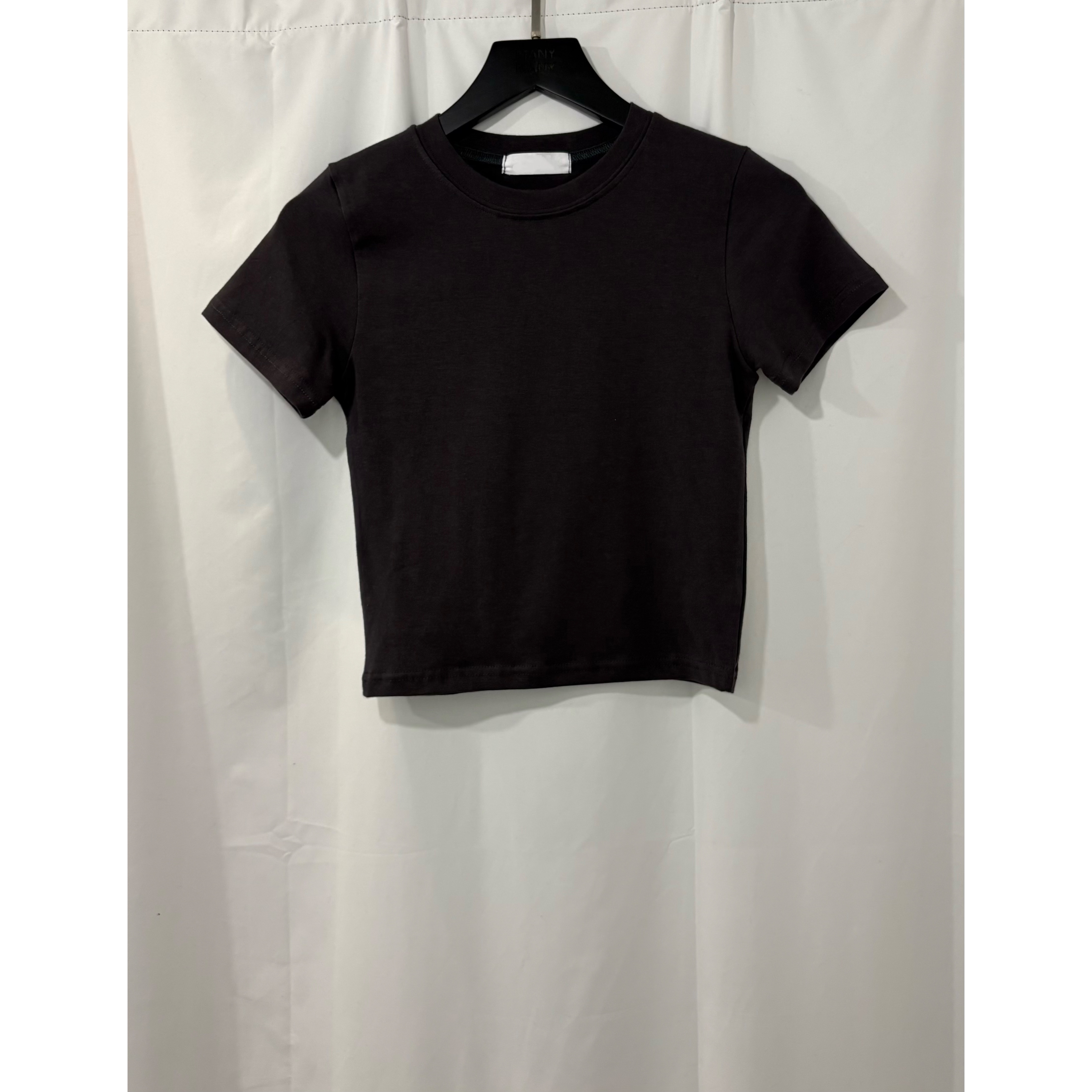 新品價4月10截單🤍《HIGH SCOOP NECK CROP》 2604B