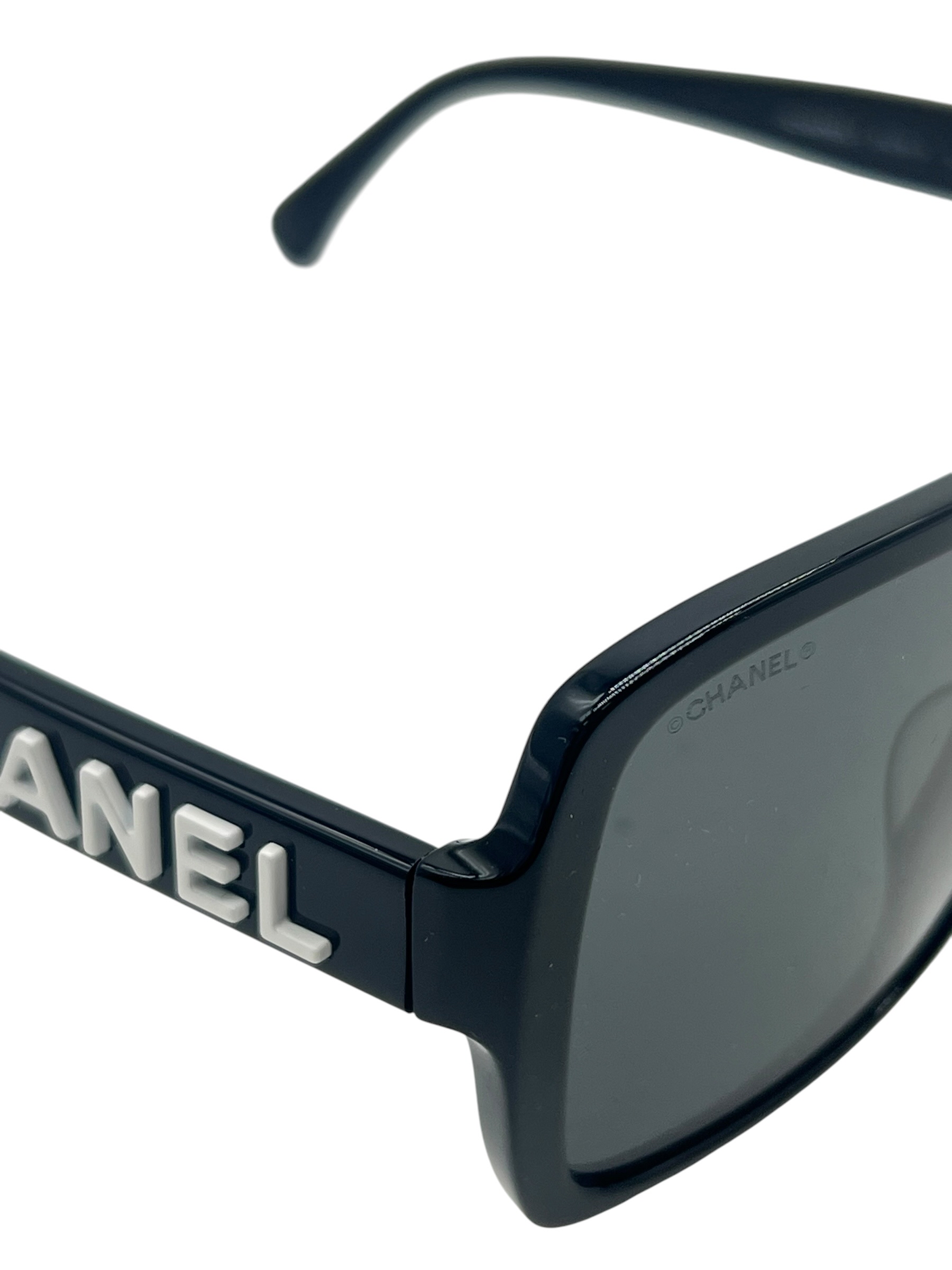 Pre-Owned CHANEL Sunglasses / Product Code: 26061102