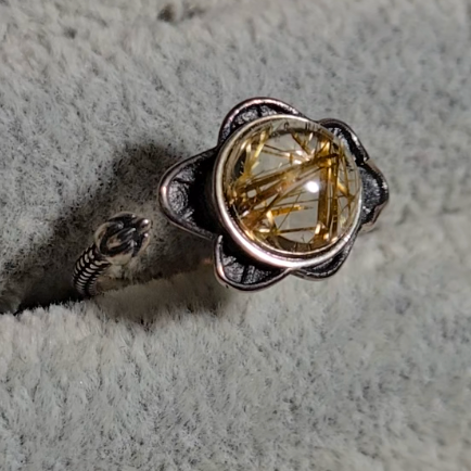 Golden rutilated quartz round floral ring in adjustable sterling silver (B) - RT1470