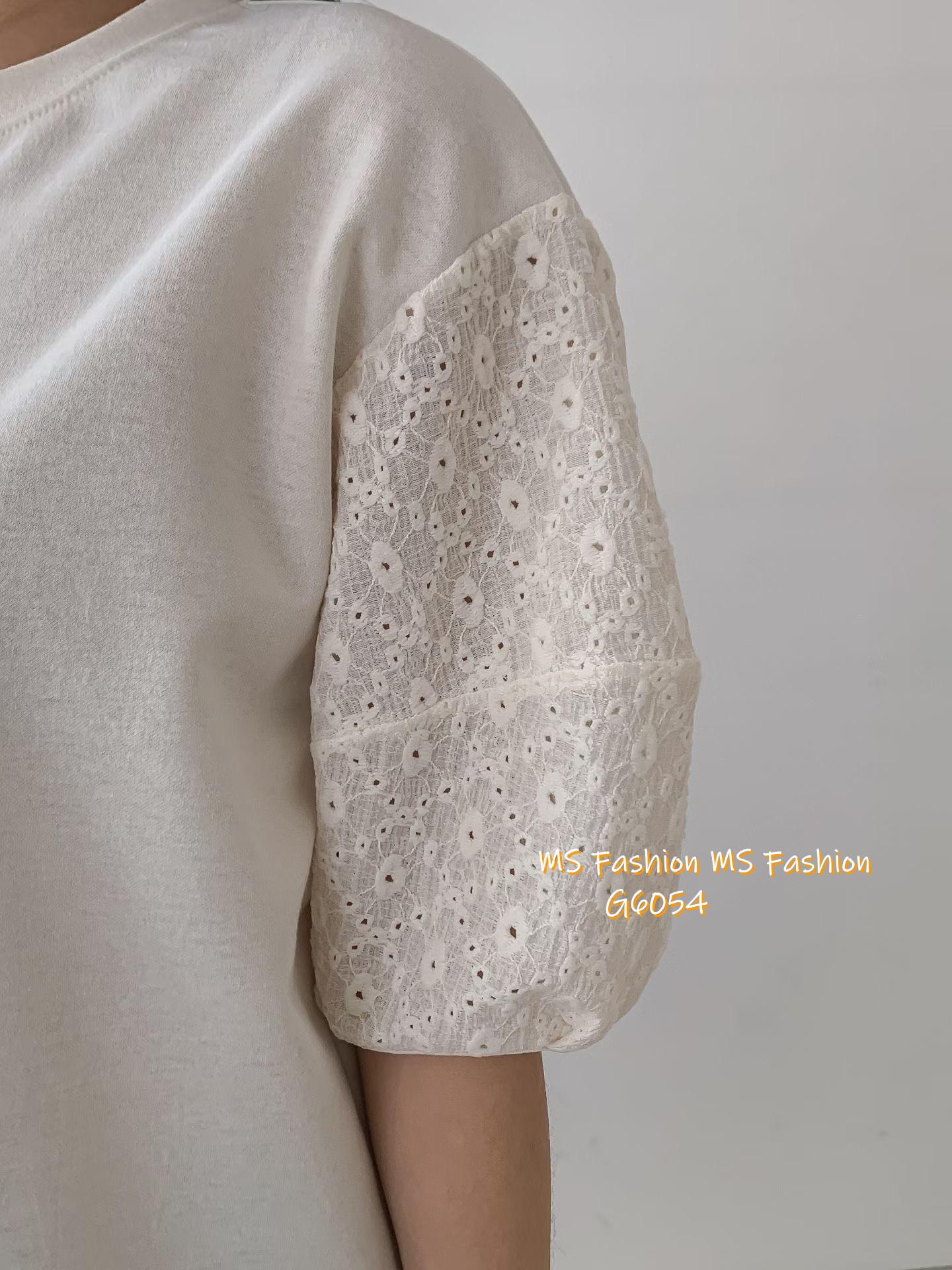 G6054 韓國🇰🇷通花泡泡袖top