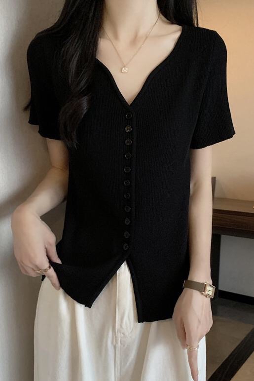 B249(1040) 韩版洋气前排黑小钮设计感下摆开角黑针织上衣