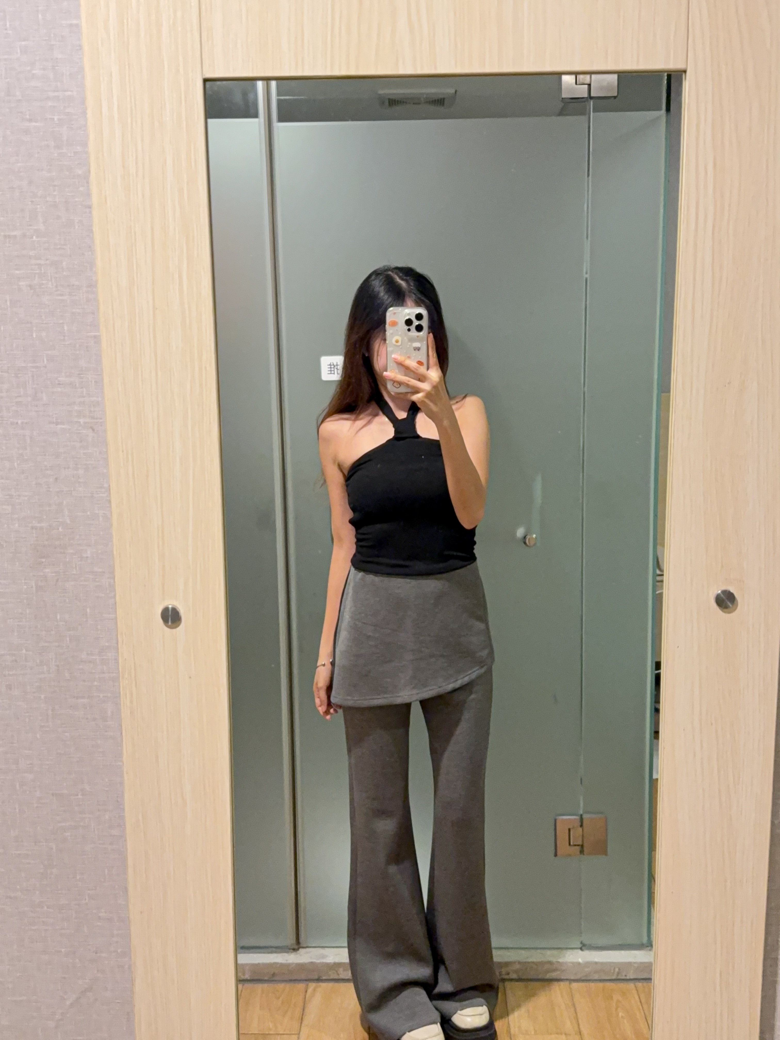 纯欲风挂脖修身背心上衣R2998