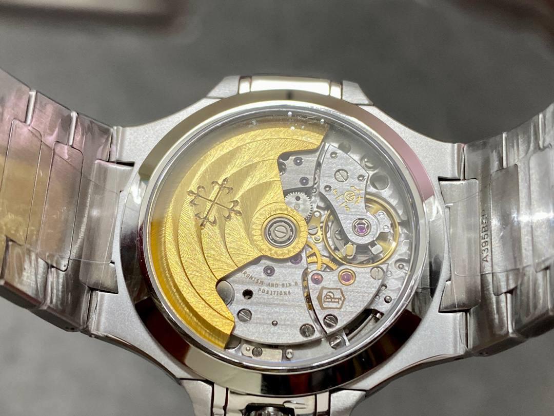 百达翡丽 Nautilus 5711/1A-010 自动上链男士腕表