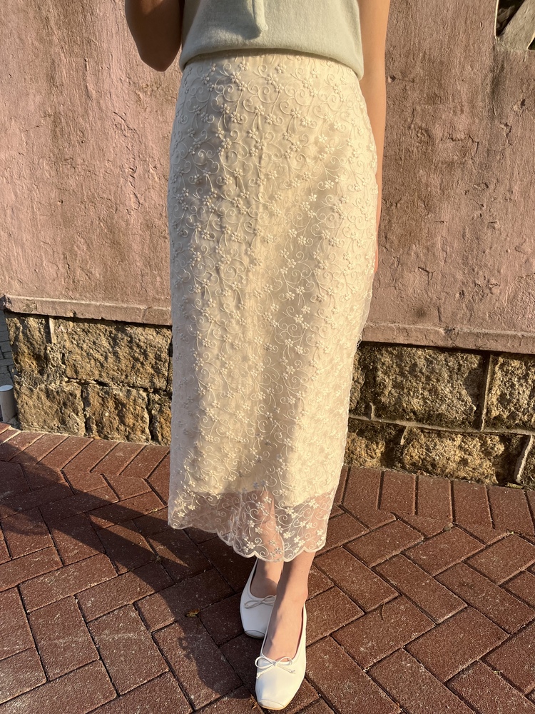 Blossom Embroidery Skirt (Cream)