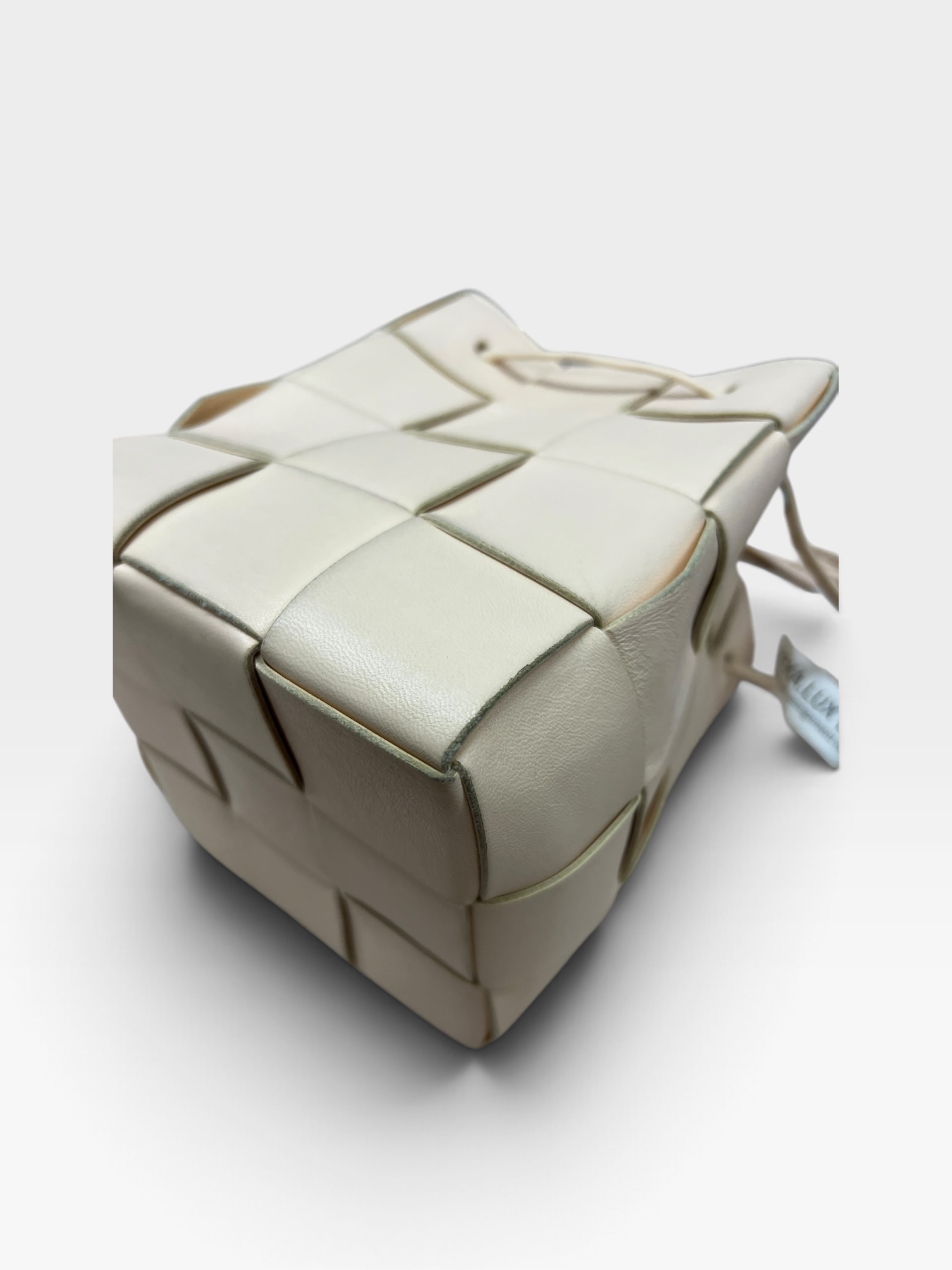 Pre-Owned Bottega Veneta Cassette Bucket /Product Code: 102701